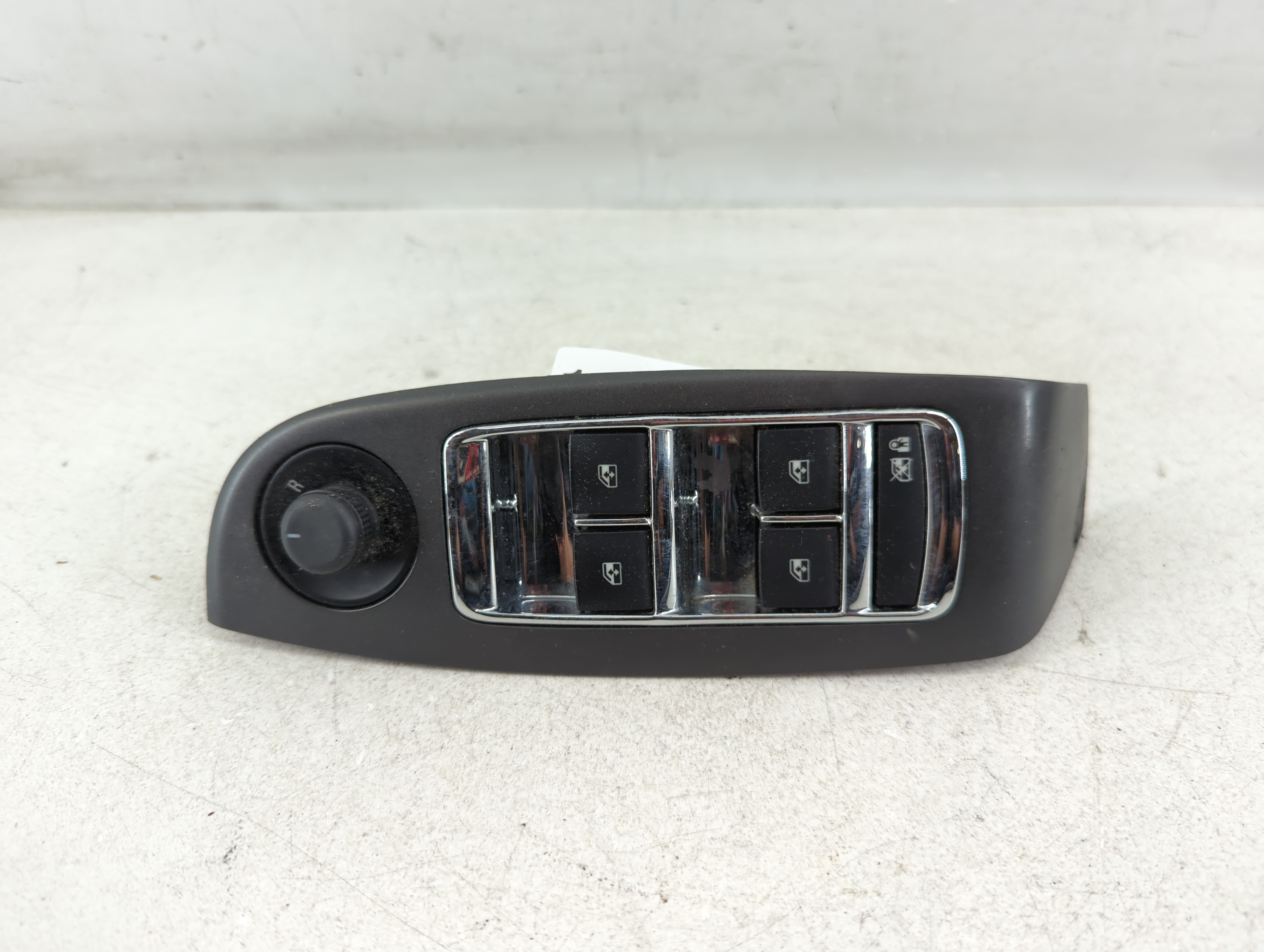 2013-2013 Chevrolet Malibu Driver Left Door Master Power Window Switch 1078075 - Oemusedautoparts1.com