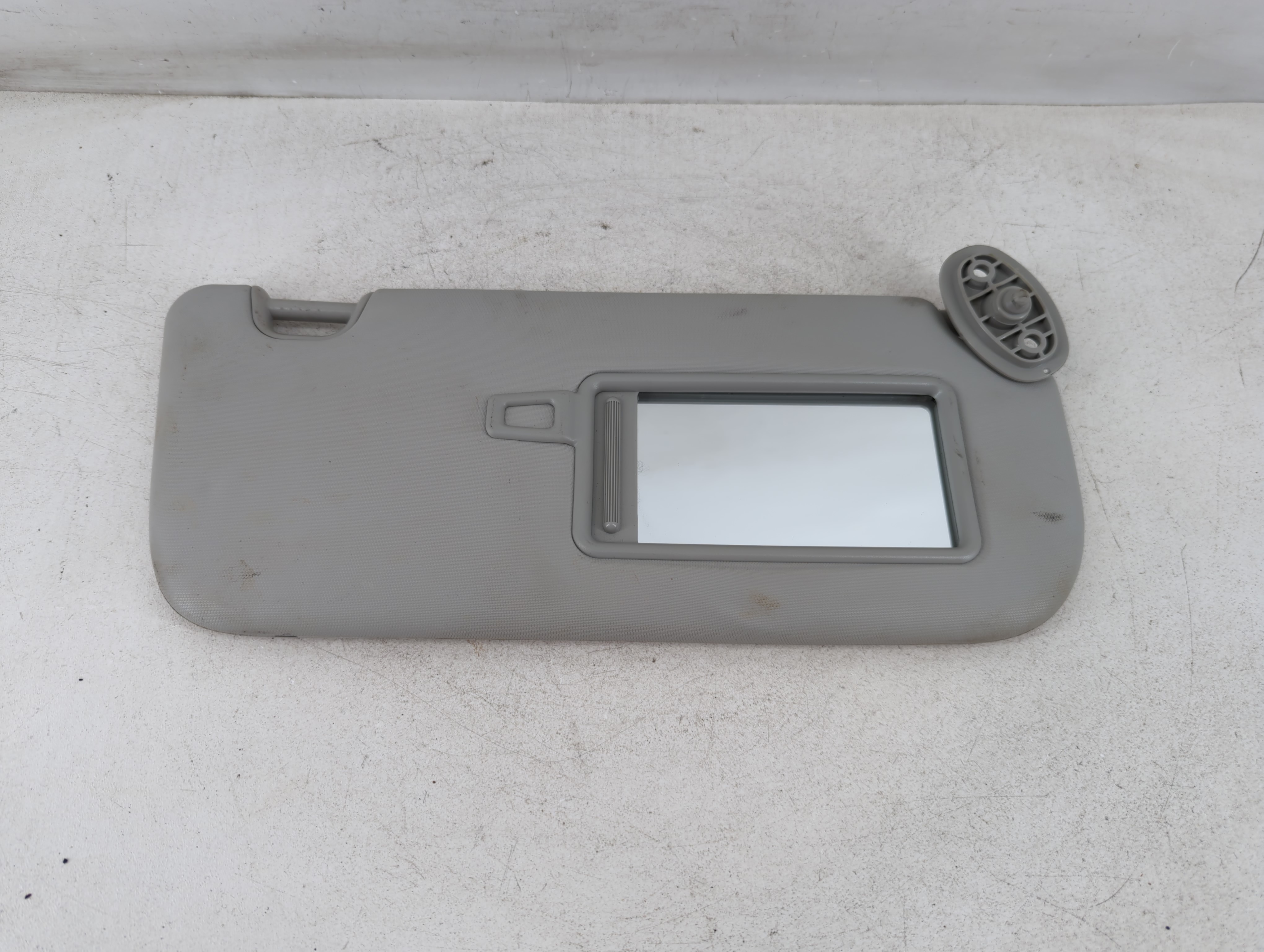 2014-2019 Kia Soul Passenger Sun Visor Mirror Right Sunvisor Ivory 1078099 - Oemusedautoparts1.com
