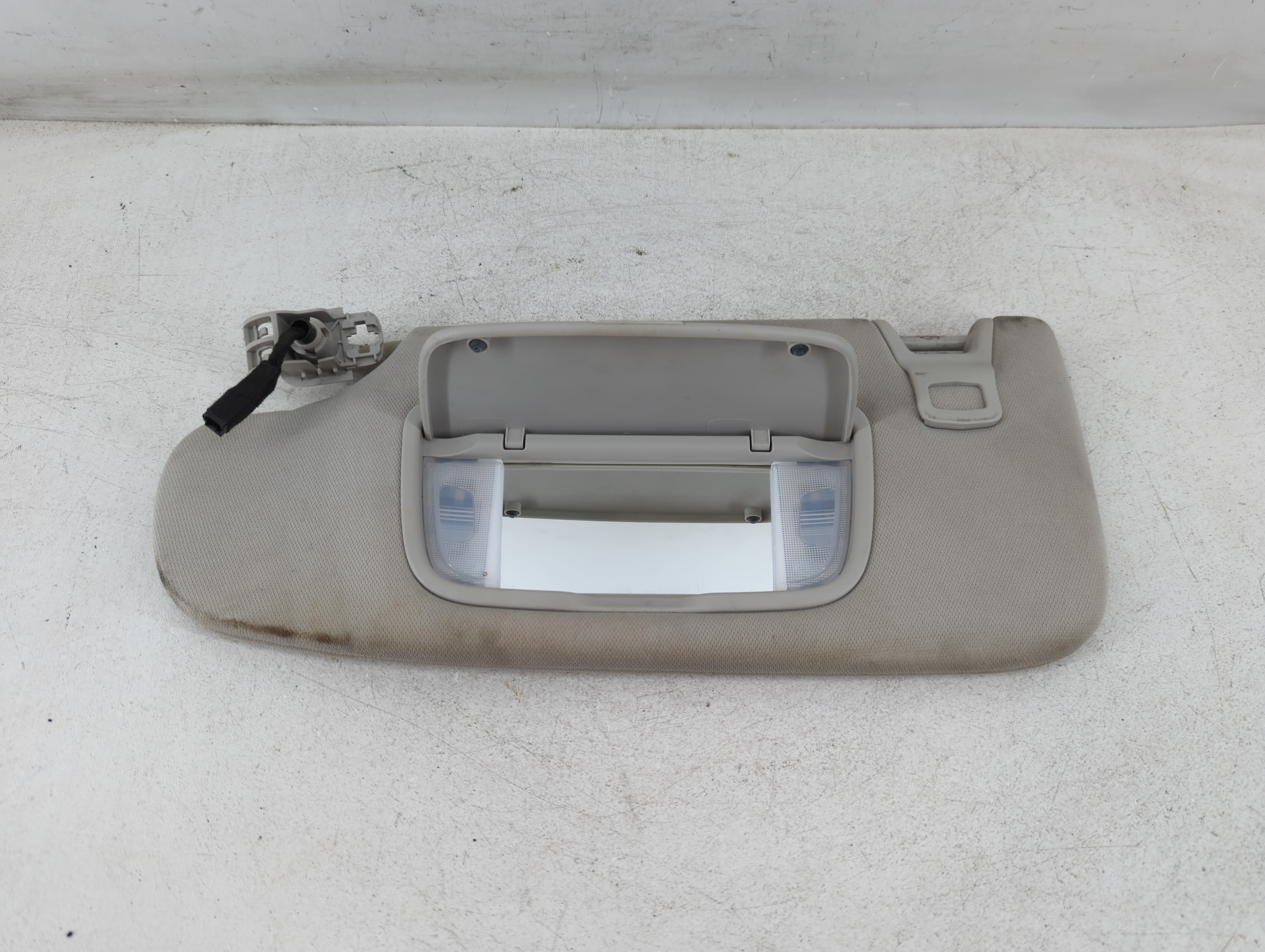 2015-2016 Ford Fusion Passenger Sun Visor Mirror Right Sunvisor Ivory 1078101 - Oemusedautoparts1.com
