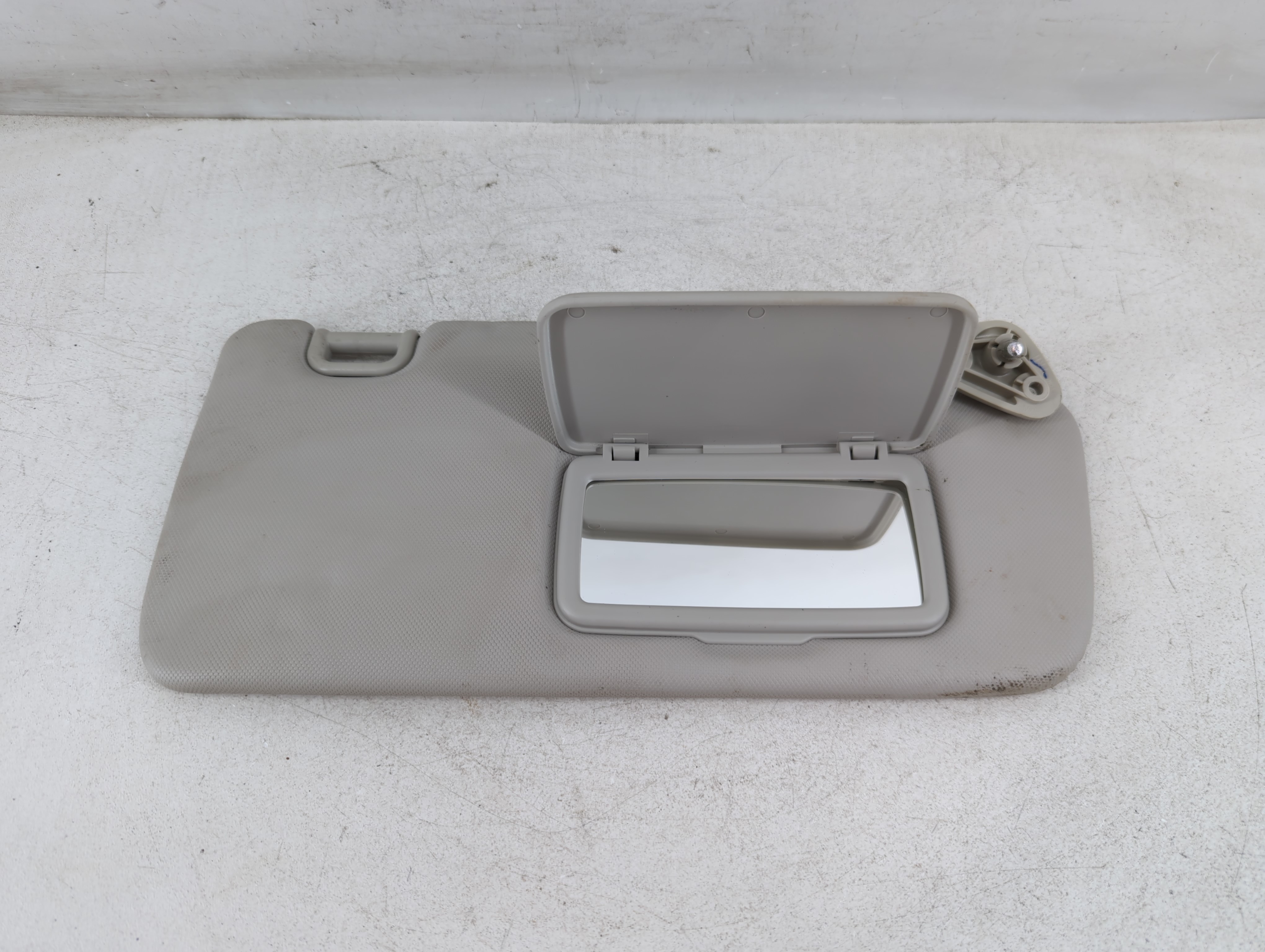 2012-2014 Subaru Impreza Driver Sun Visor Mirror Left Sunvisor Ivory 1078123 - Oemusedautoparts1.com