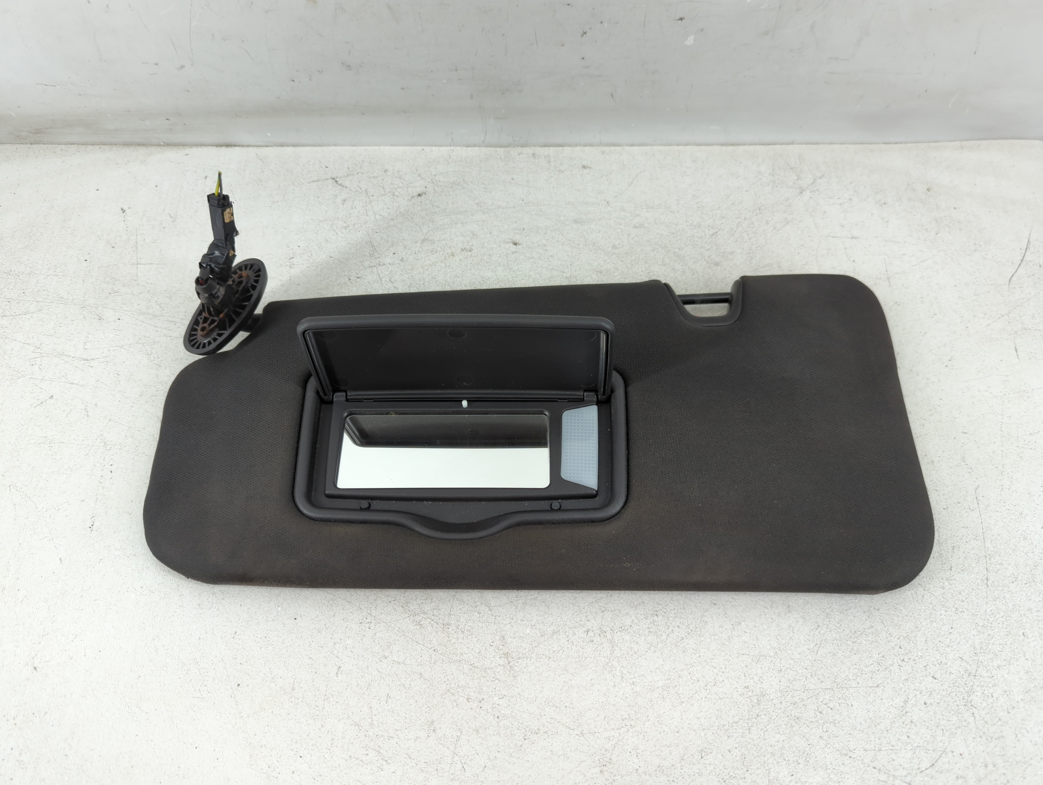 2010-2012 Ford Escape Driver Sun Visor Mirror Left Sunvisor Black 1078124 - Oemusedautoparts1.com
