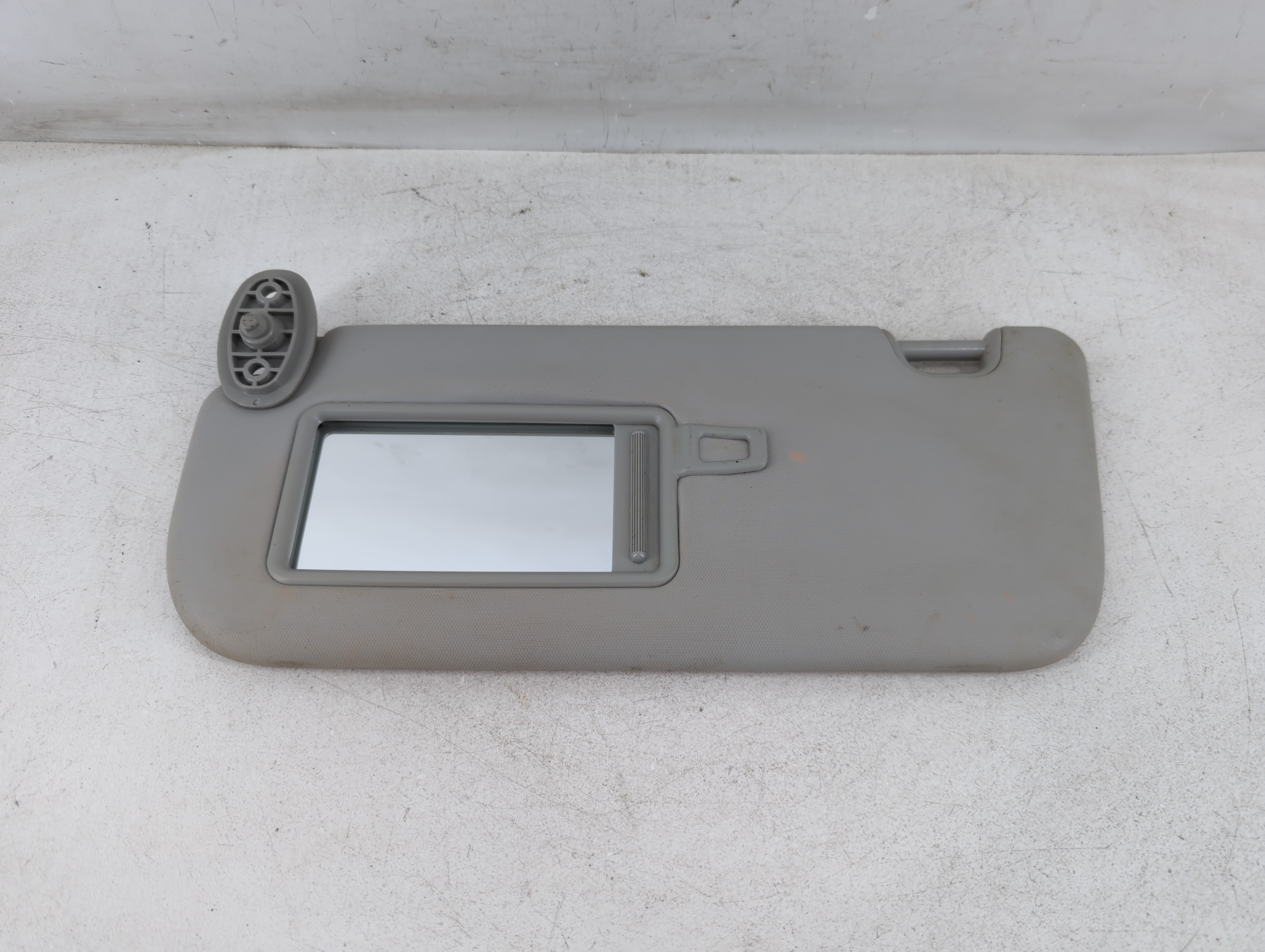 2014-2019 Kia Soul Driver Sun Visor Mirror Left Sunvisor Grey 1078126 - Oemusedautoparts1.com