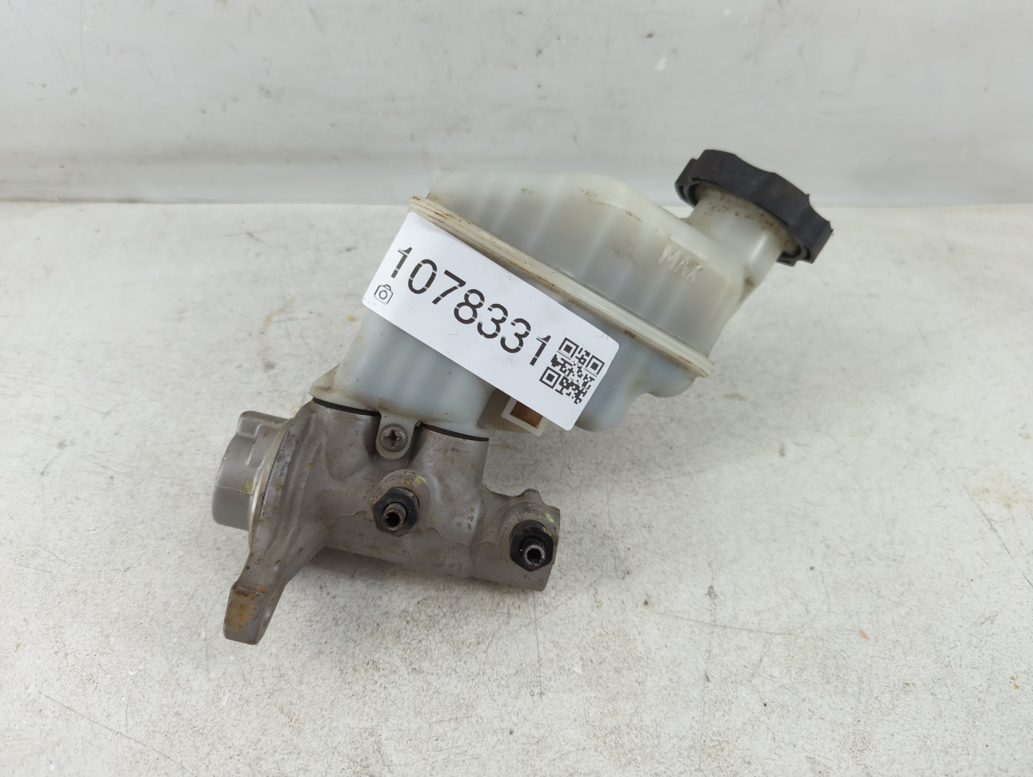2011-2014 Hyundai Sonata Brake Master Cylinder 1078331 - Oemusedautoparts1.com
