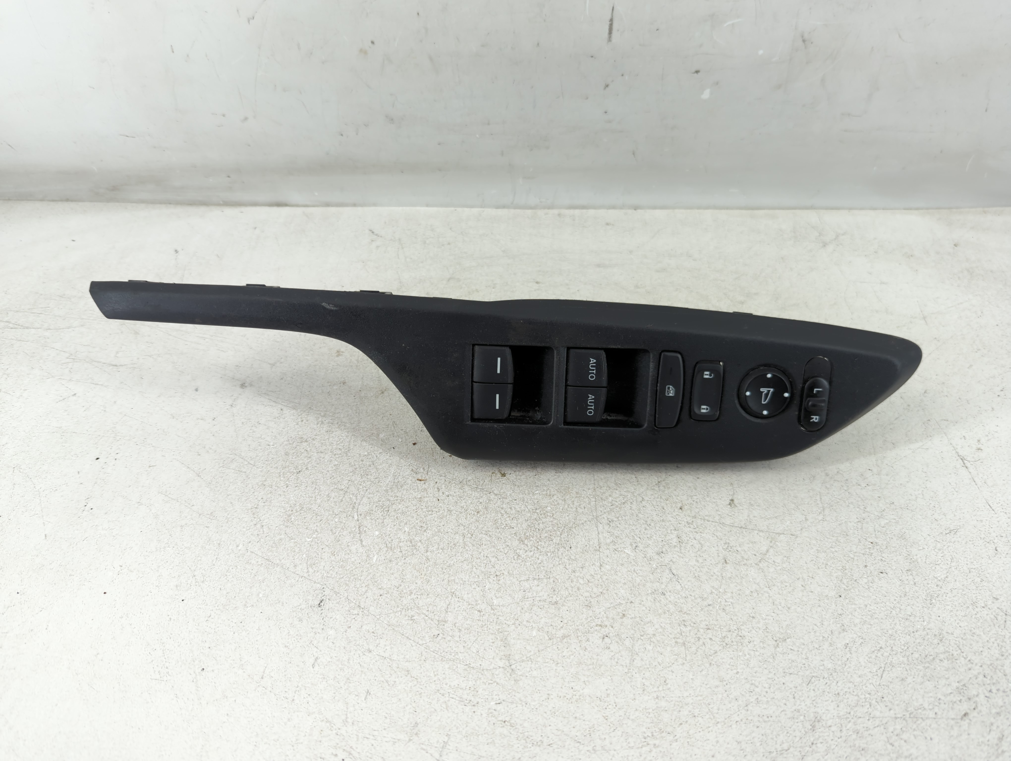 Picture of 2016-2021 Honda Civic Driver Left Door Master Power Window Switch 1078717