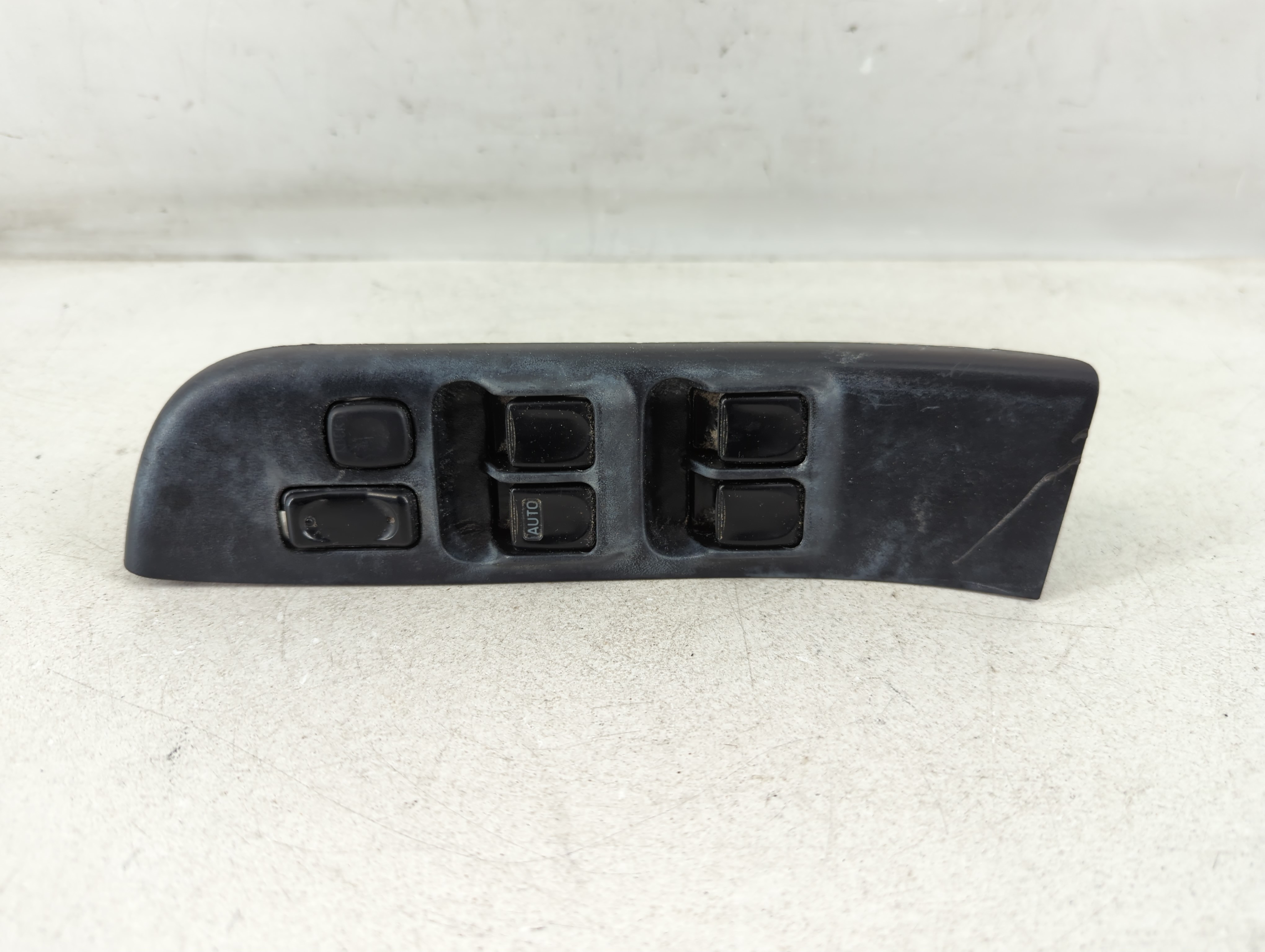 2001-2004 Isuzu Rodeo Driver Left Door Master Power Window Switch 1078718 - Oemusedautoparts1.com