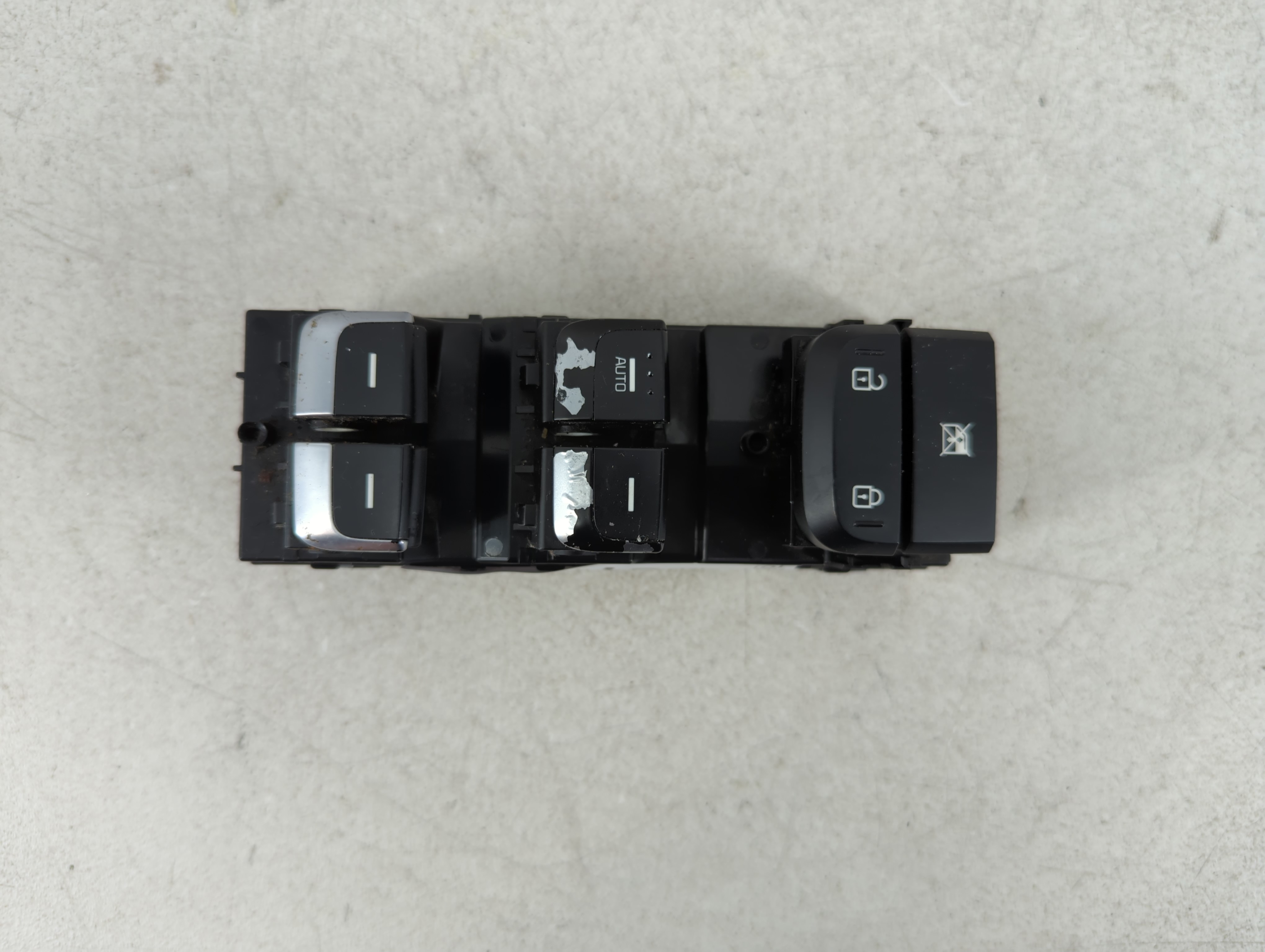 2017-2021 Kia Sportage Driver Left Door Master Power Window Switch 1078721 - Oemusedautoparts1.com