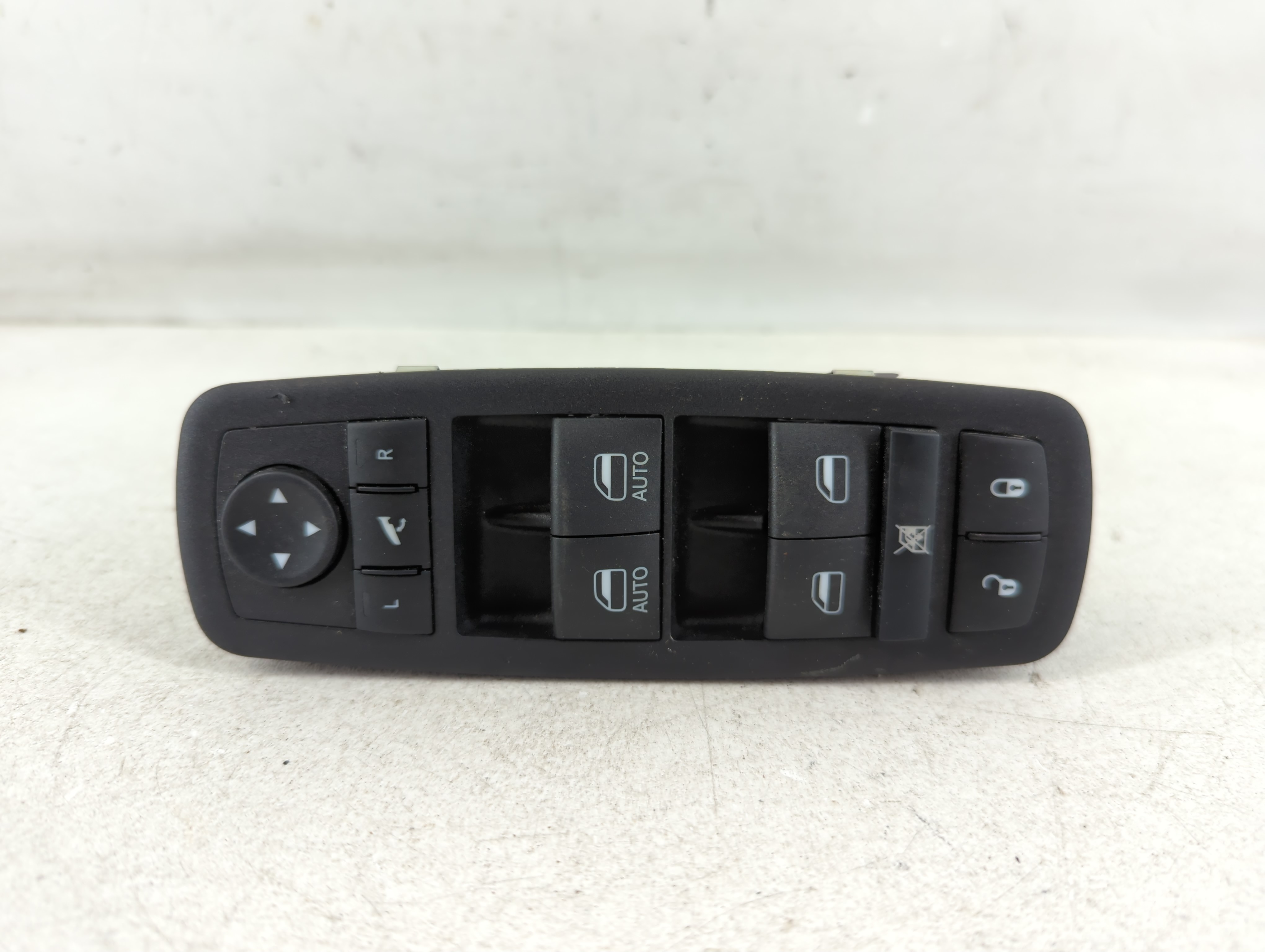 Picture of Dodge Ram 1500 Driver Left Door Master Power Window Switch 68590582aa 1078734