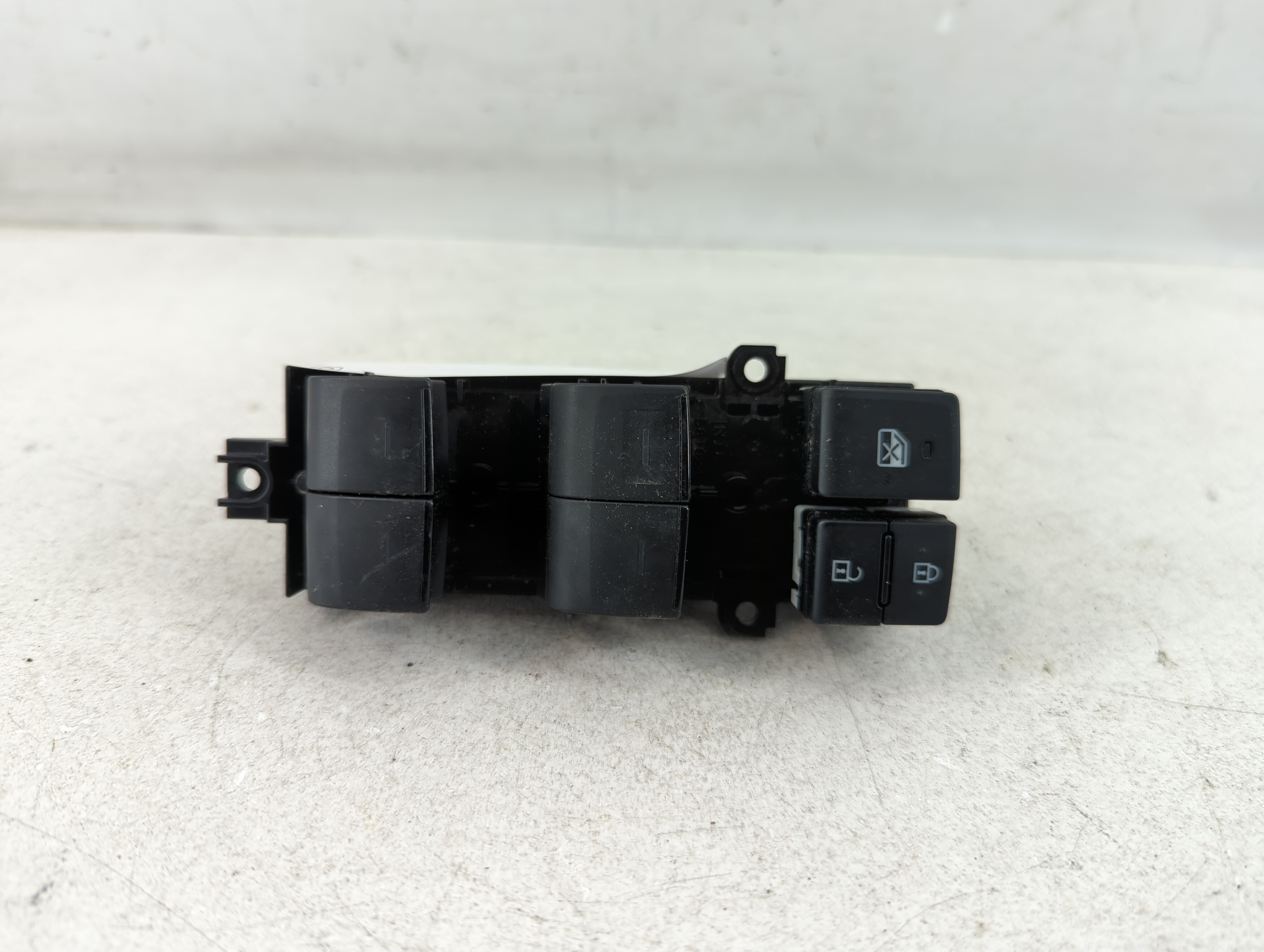 2018-2022 Toyota Camry Driver Left Door Master Power Window Switch 1078745 - Oemusedautoparts1.com