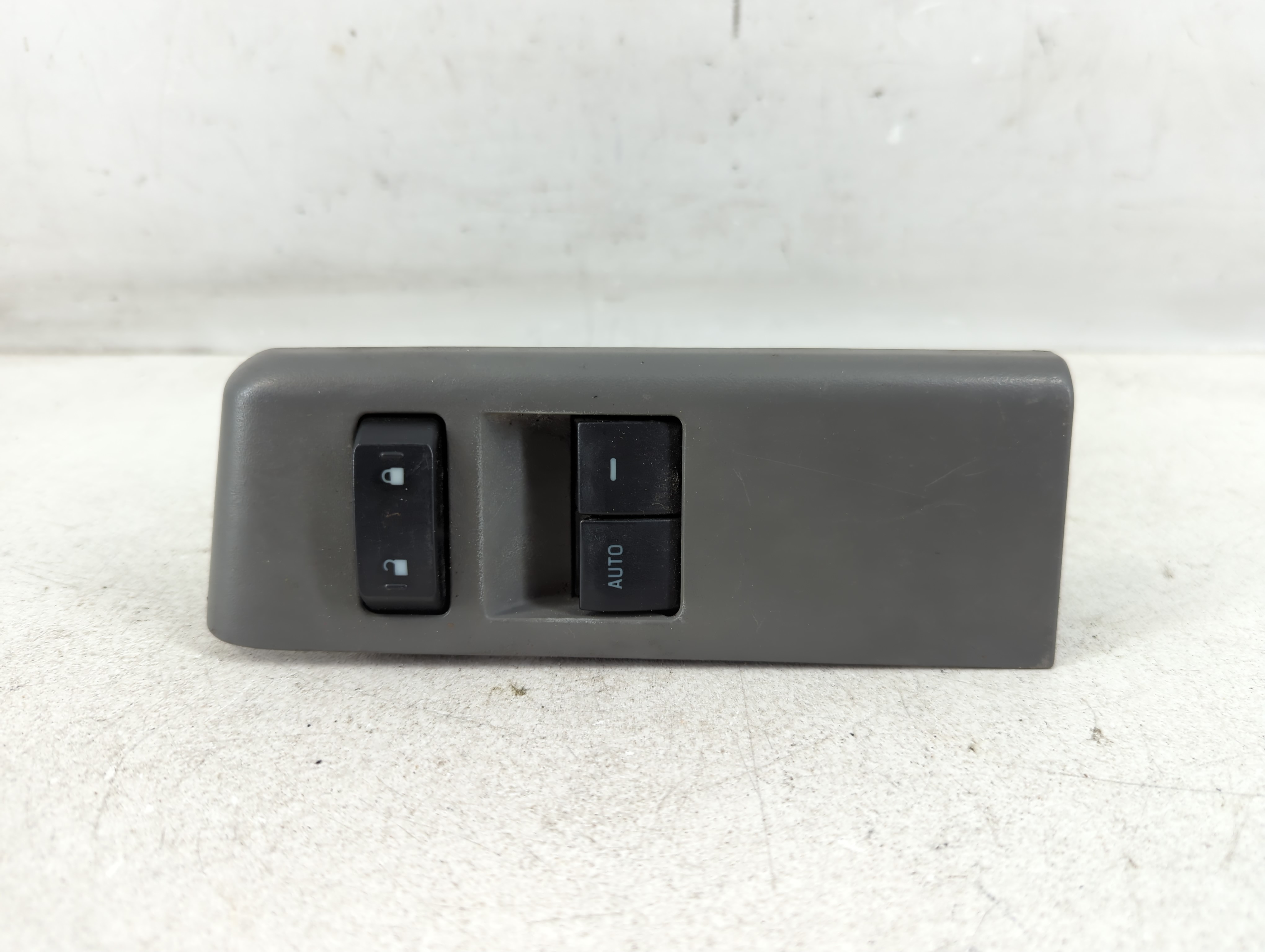 2009-2014 Ford E-150 Driver Left Door Master Power Window Switch 1078757 - Oemusedautoparts1.com