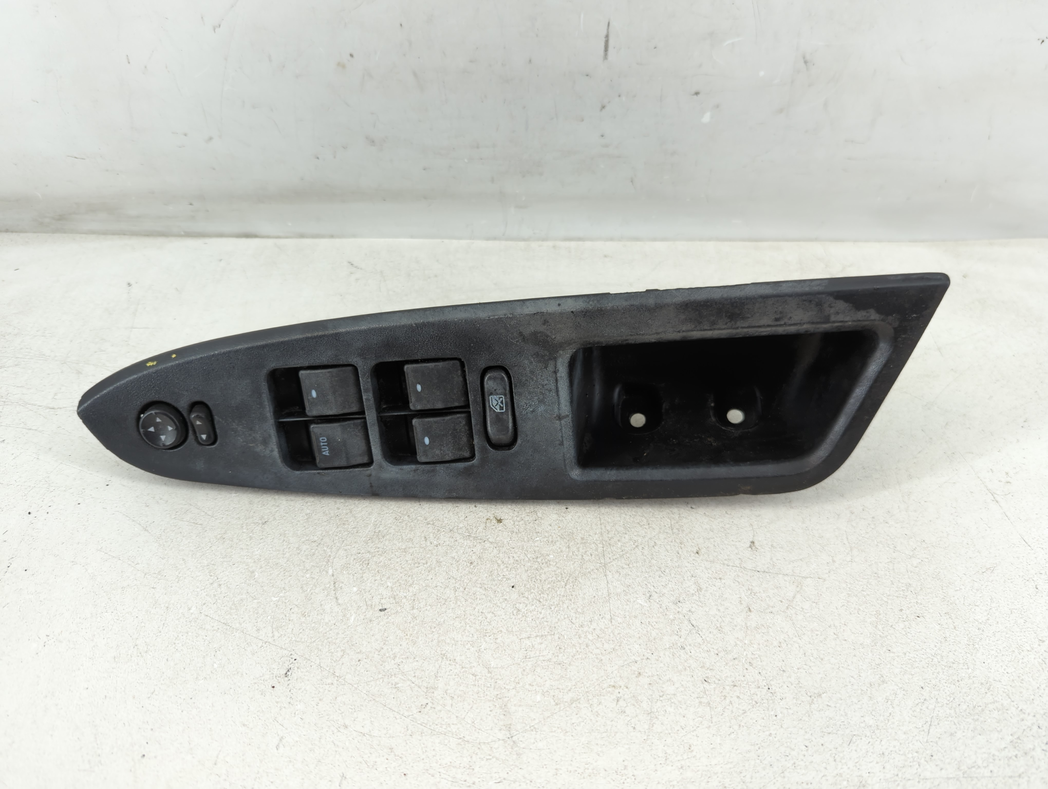 2009-2016 Chevrolet Impala Driver Left Door Master Power Window Switch 1078815 - Oemusedautoparts1.com
