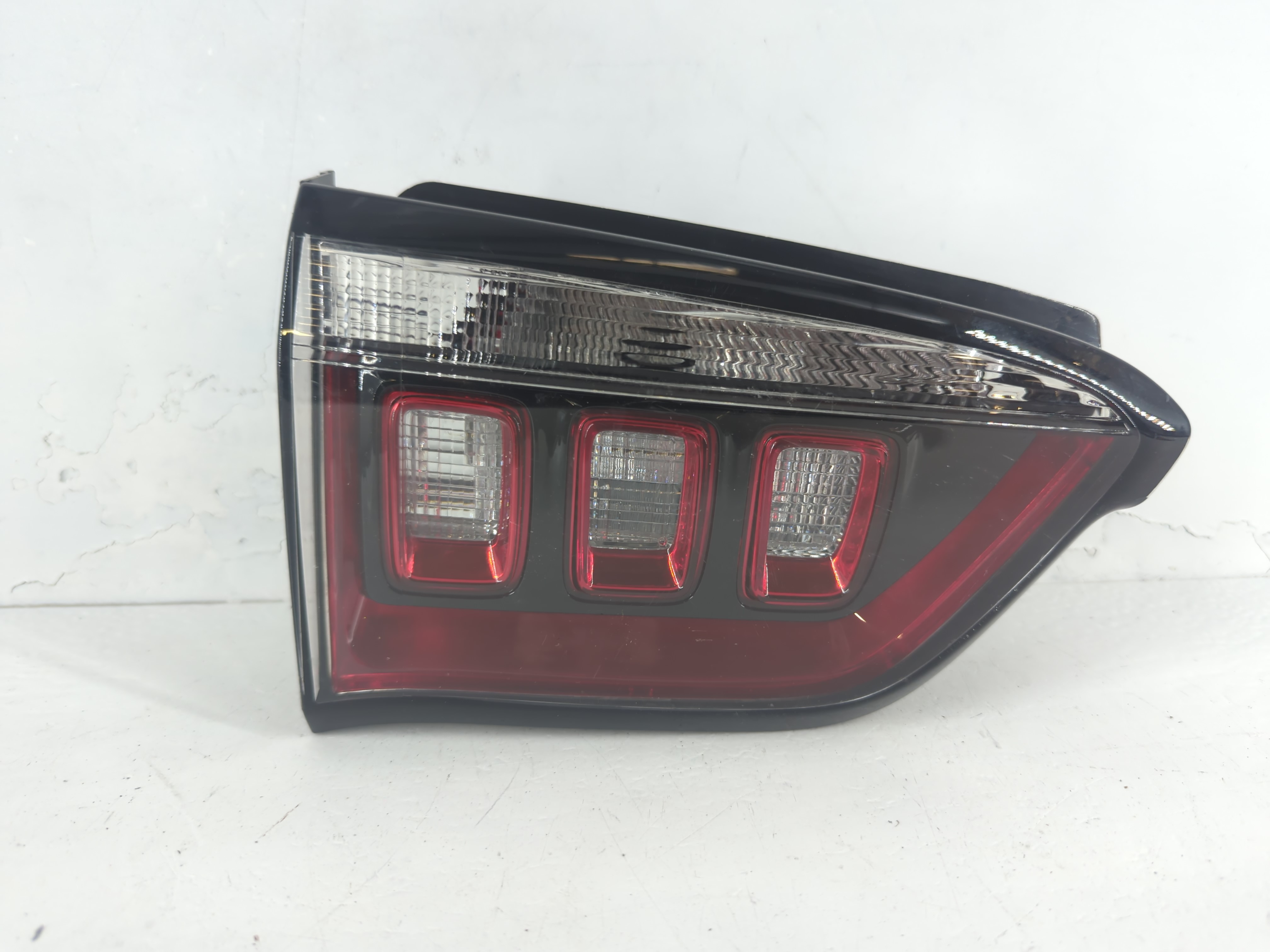 2022 Jeep Compass Driver Left Side Tail Light Taillight Oem 1078849 - Oemusedautoparts1.com