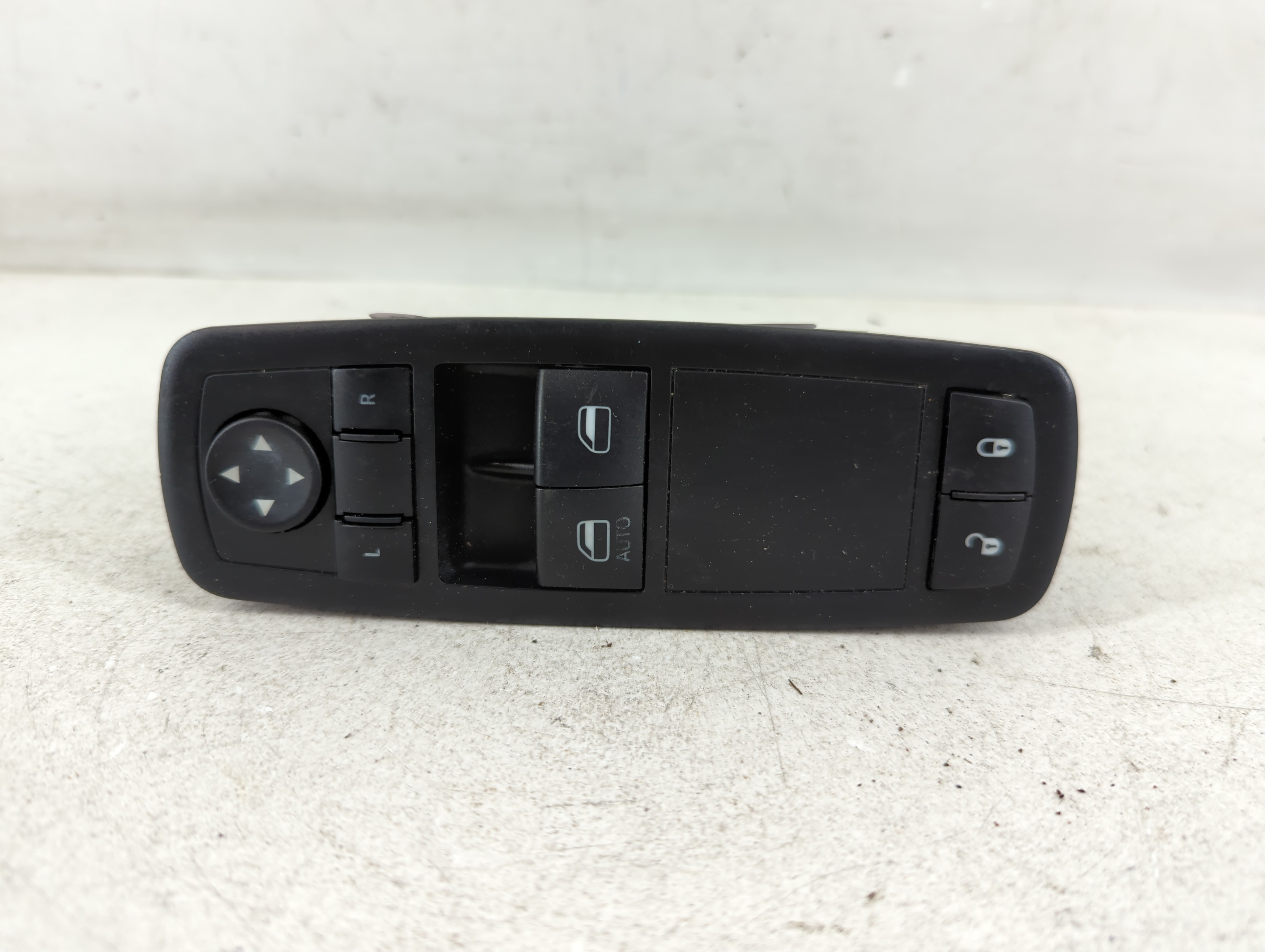 Picture of Dodge Caravan Driver Left Door Master Power Window Switch 68110870aa 1078879