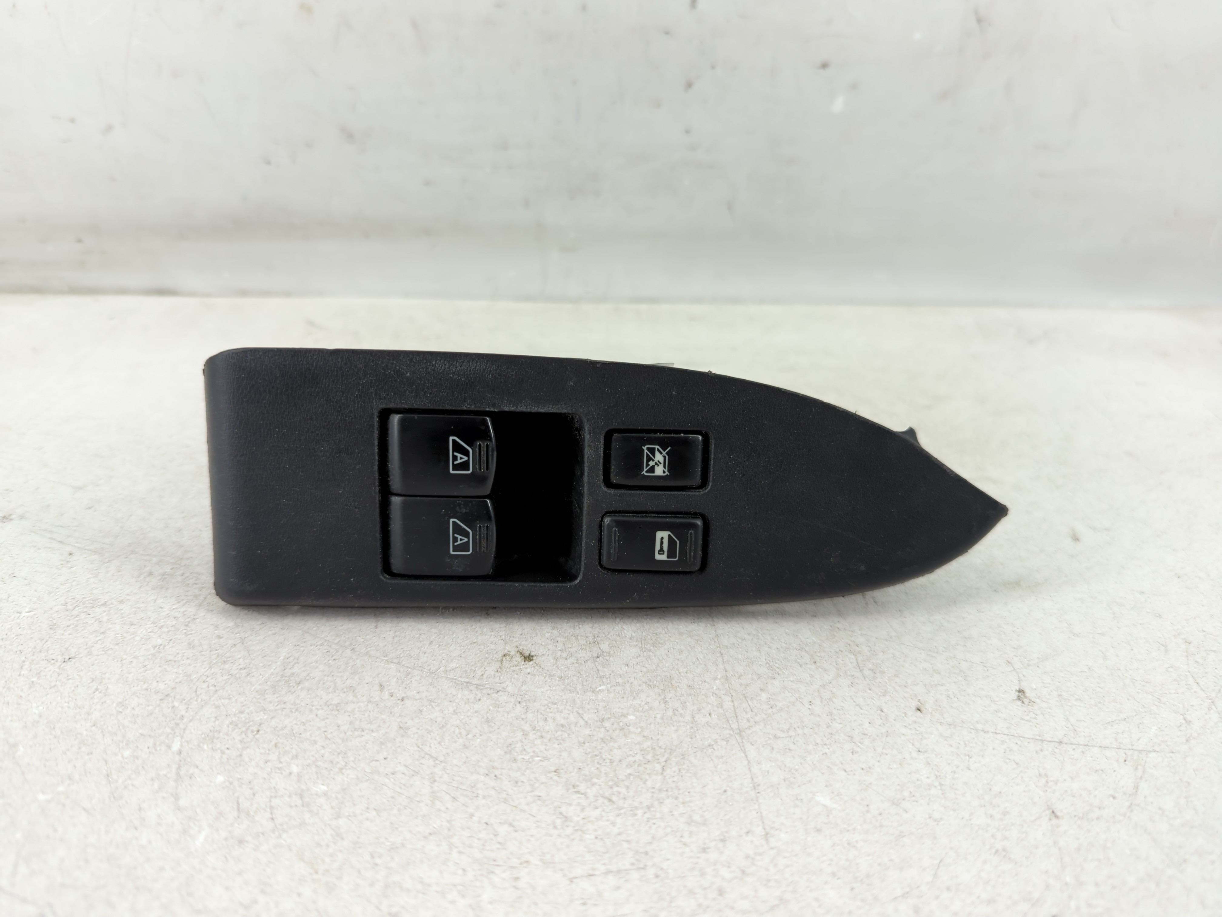 2003-2004 Infiniti G35 Driver Left Door Master Power Window Switch 1078886 - Oemusedautoparts1.com