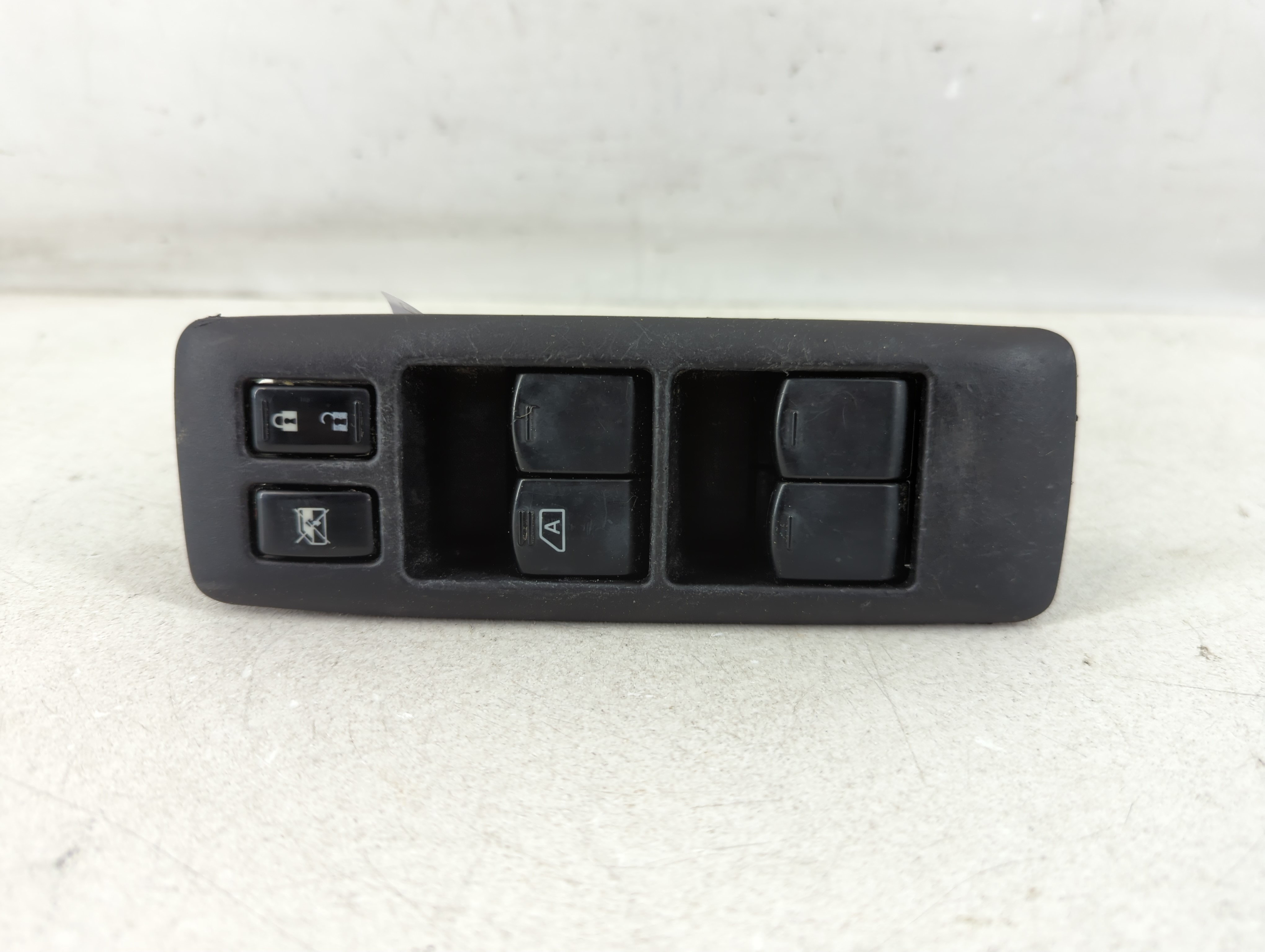 Picture of 2011-2015 Nissan Rogue Driver Left Door Master Power Window Switch 1078887