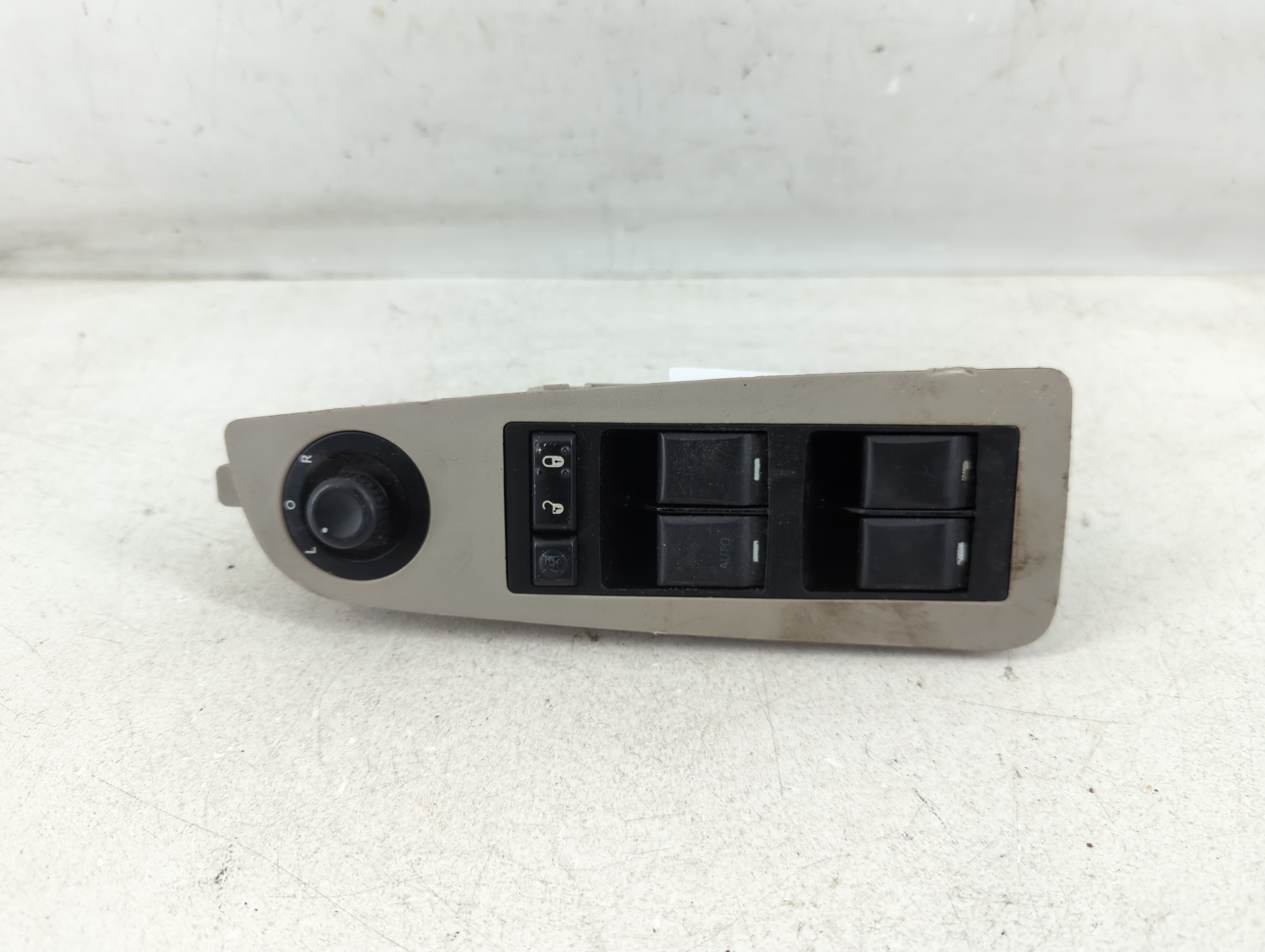 2007-2010 Chrysler 300 Driver Left Door Master Power Window Switch 1078911 - Oemusedautoparts1.com