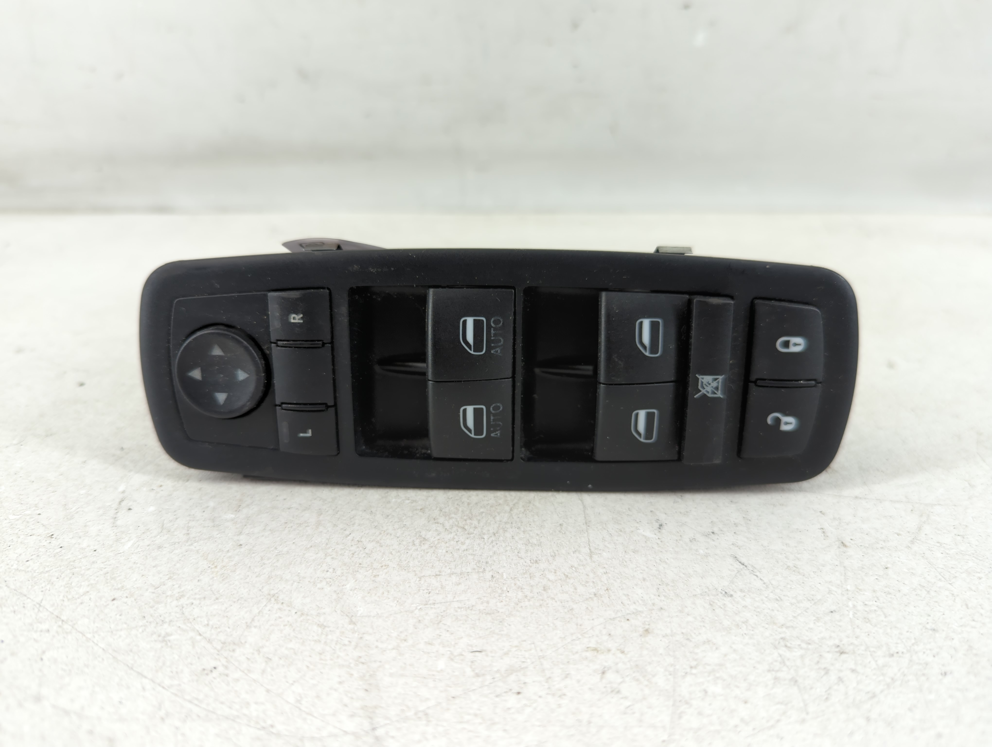 2008 Chrysler Town & Country Driver Left Door Master Power Window Switch 1078921 - Oemusedautoparts1.com