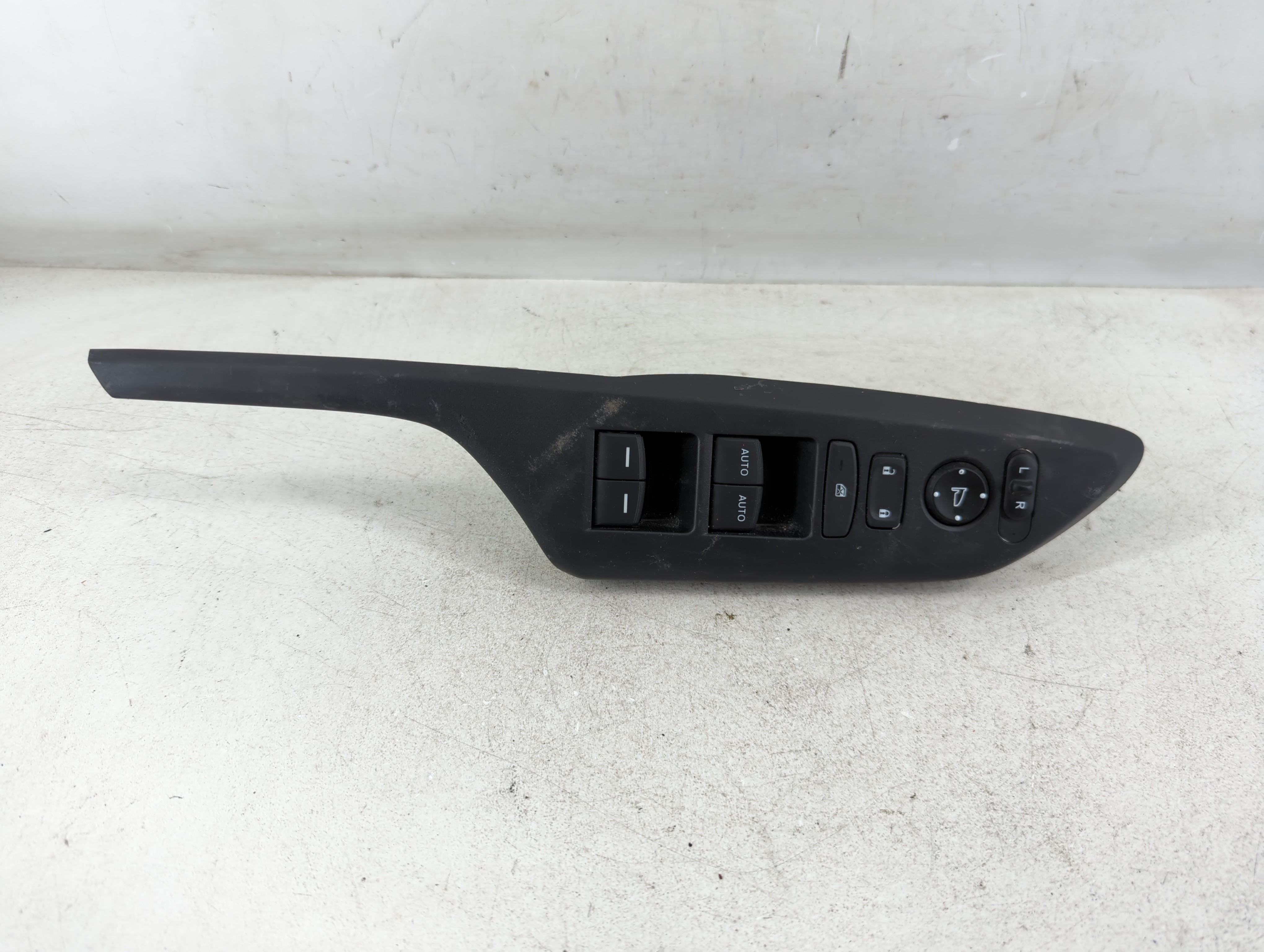Picture of 2017-2021 Honda Civic Driver Left Door Master Power Window Switch 1078947