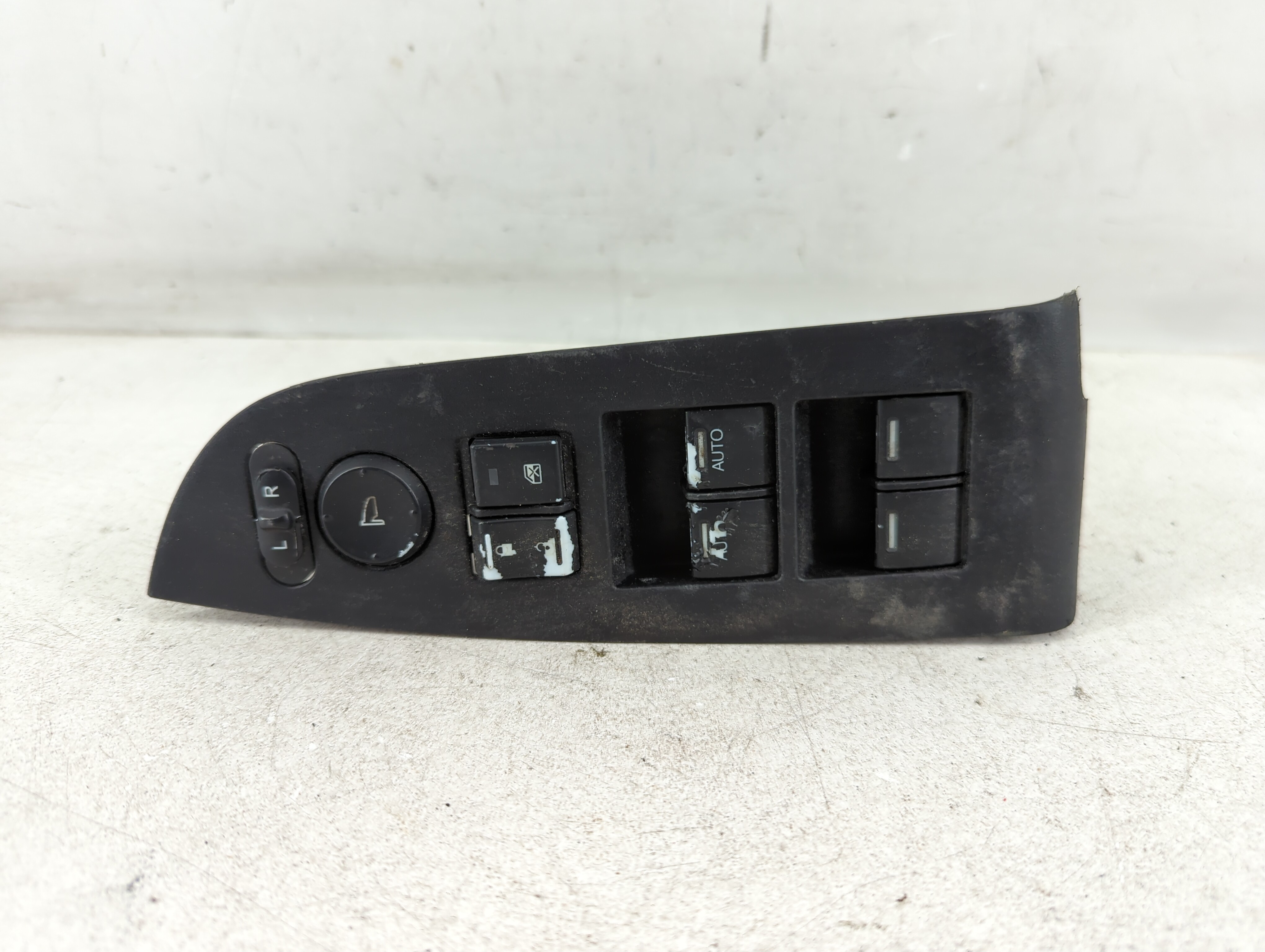 2014-2017 Honda Odyssey Driver Left Door Master Power Window Switch 1078960 - Oemusedautoparts1.com