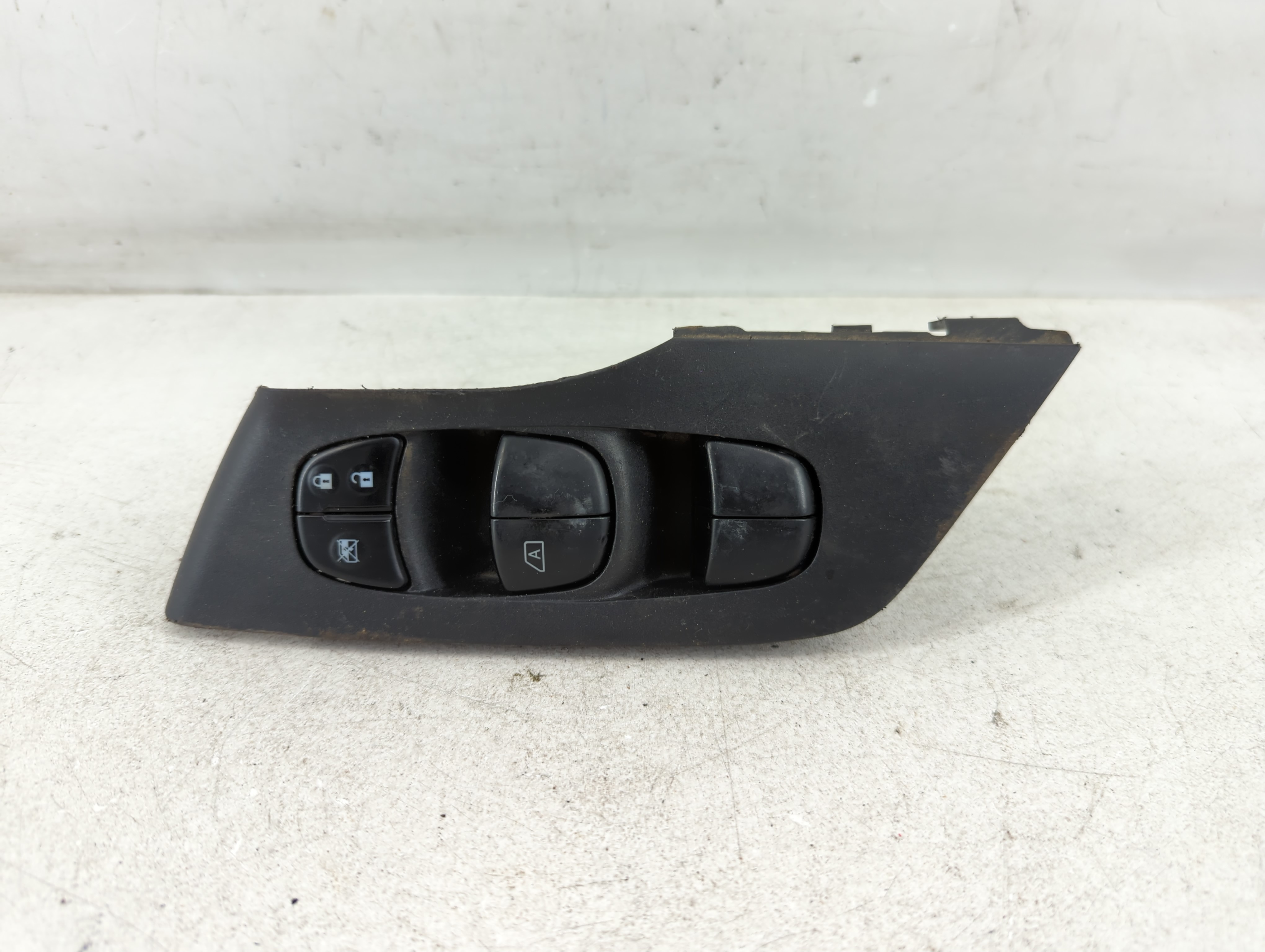 2013-2018 Nissan Altima Driver Left Door Master Power Window Switch 1078969 - Oemusedautoparts1.com