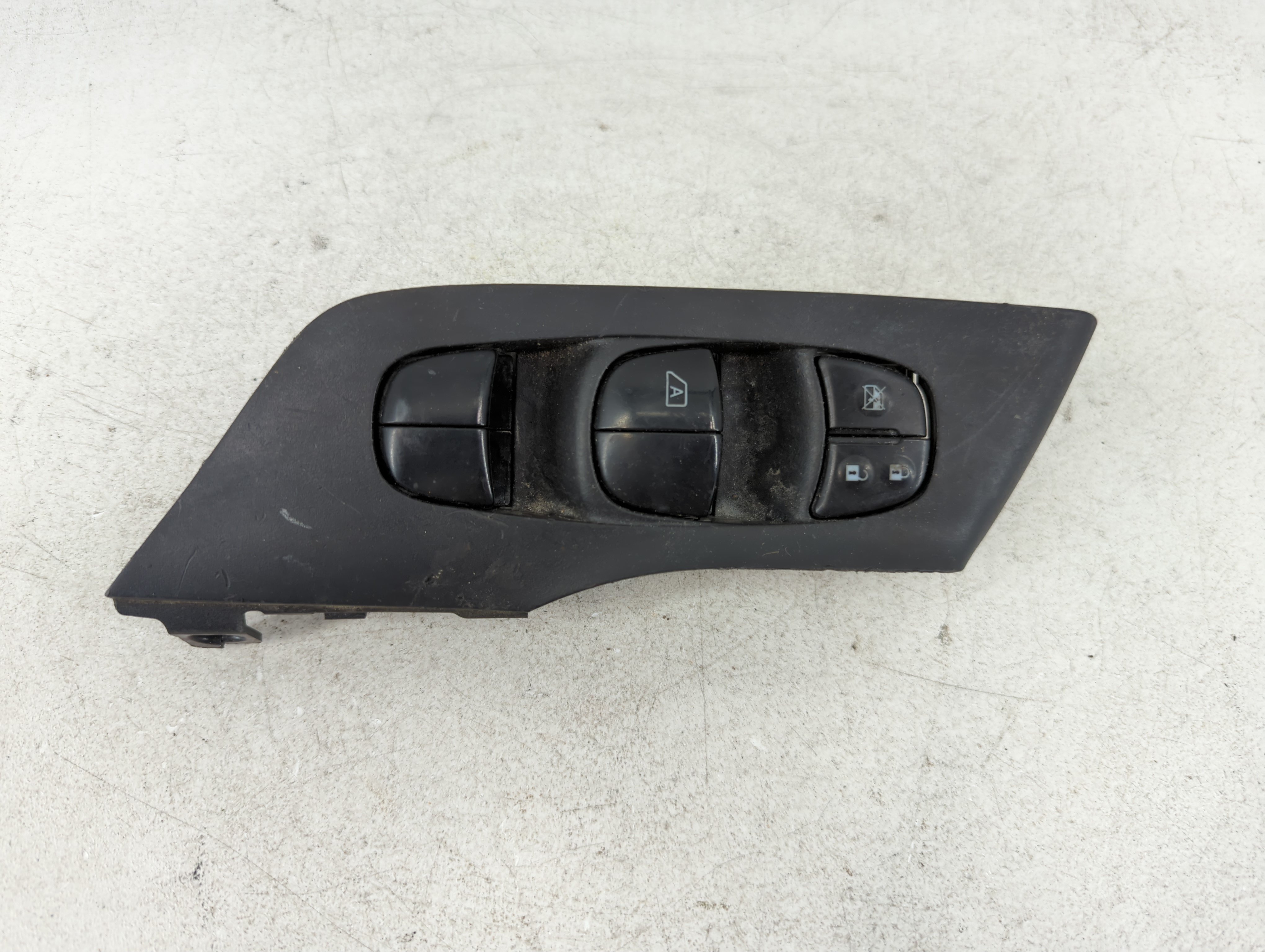 2013-2018 Nissan Altima Driver Left Door Master Power Window Switch 1079006 - Oemusedautoparts1.com