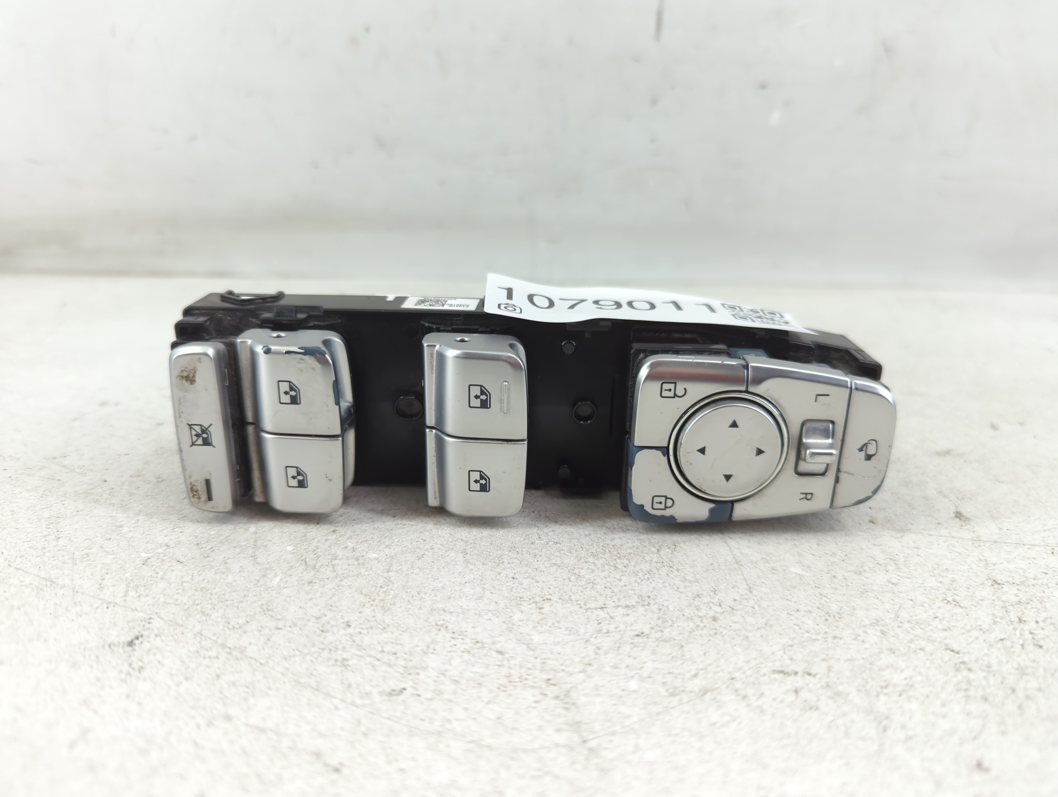 2019-2021 Genesis G70 Driver Left Door Master Power Window Switch 1079011 - Oemusedautoparts1.com