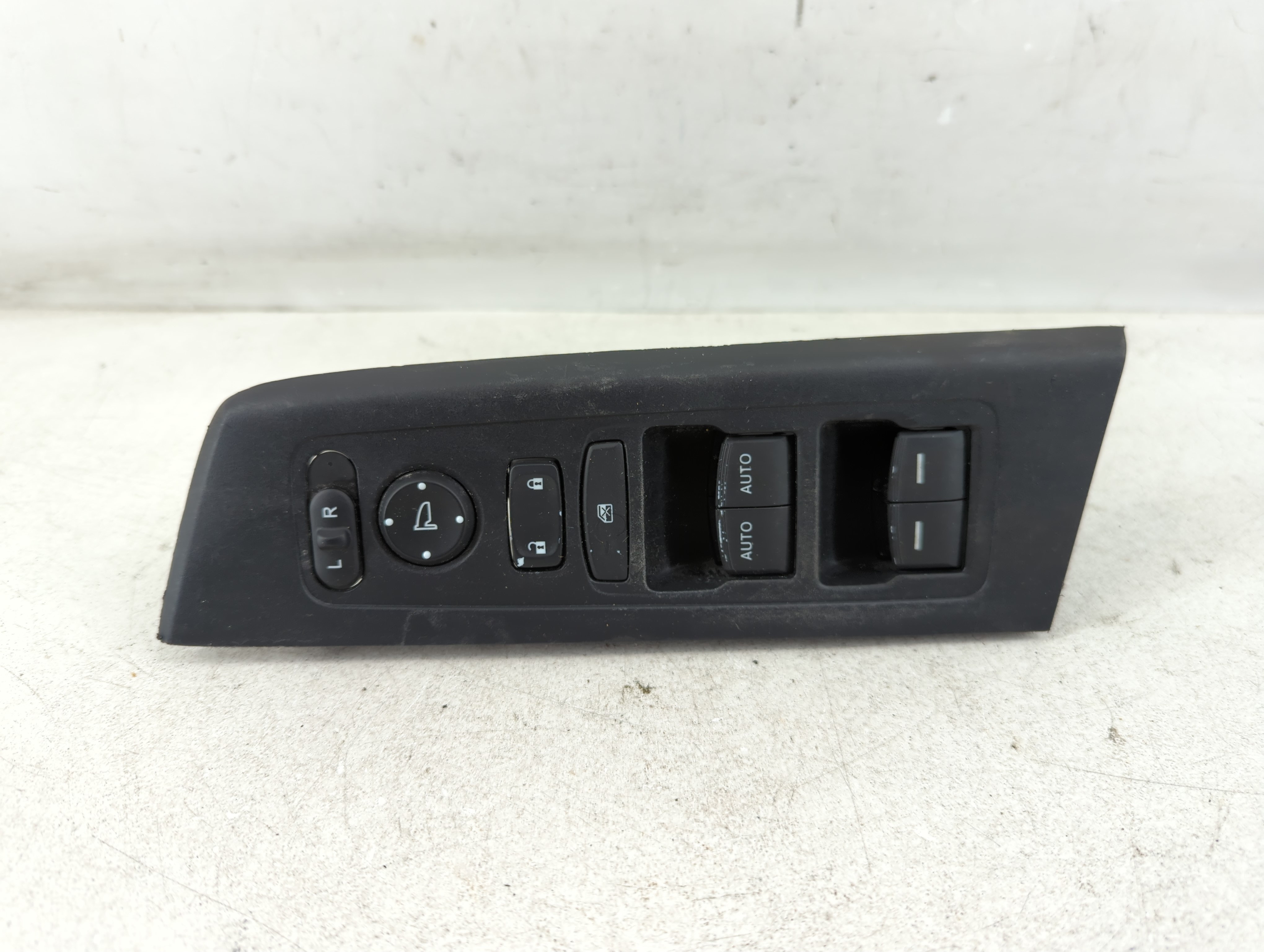 2014-2016 Honda Cr-v Driver Left Door Master Power Window Switch 1079037 - Oemusedautoparts1.com