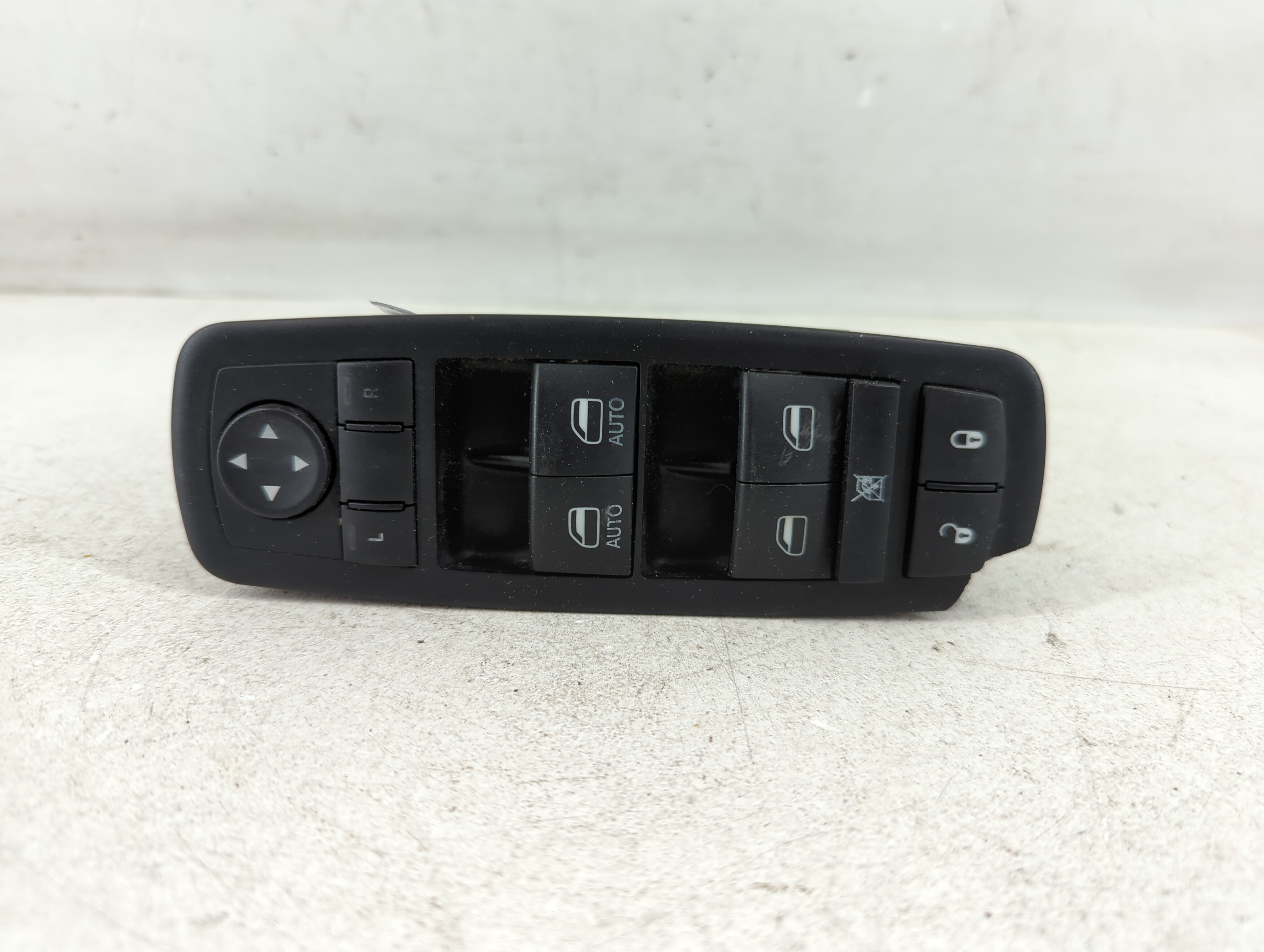 Picture of Dodge Caravan Driver Left Door Master Power Window Switch 68110871aa 1079047