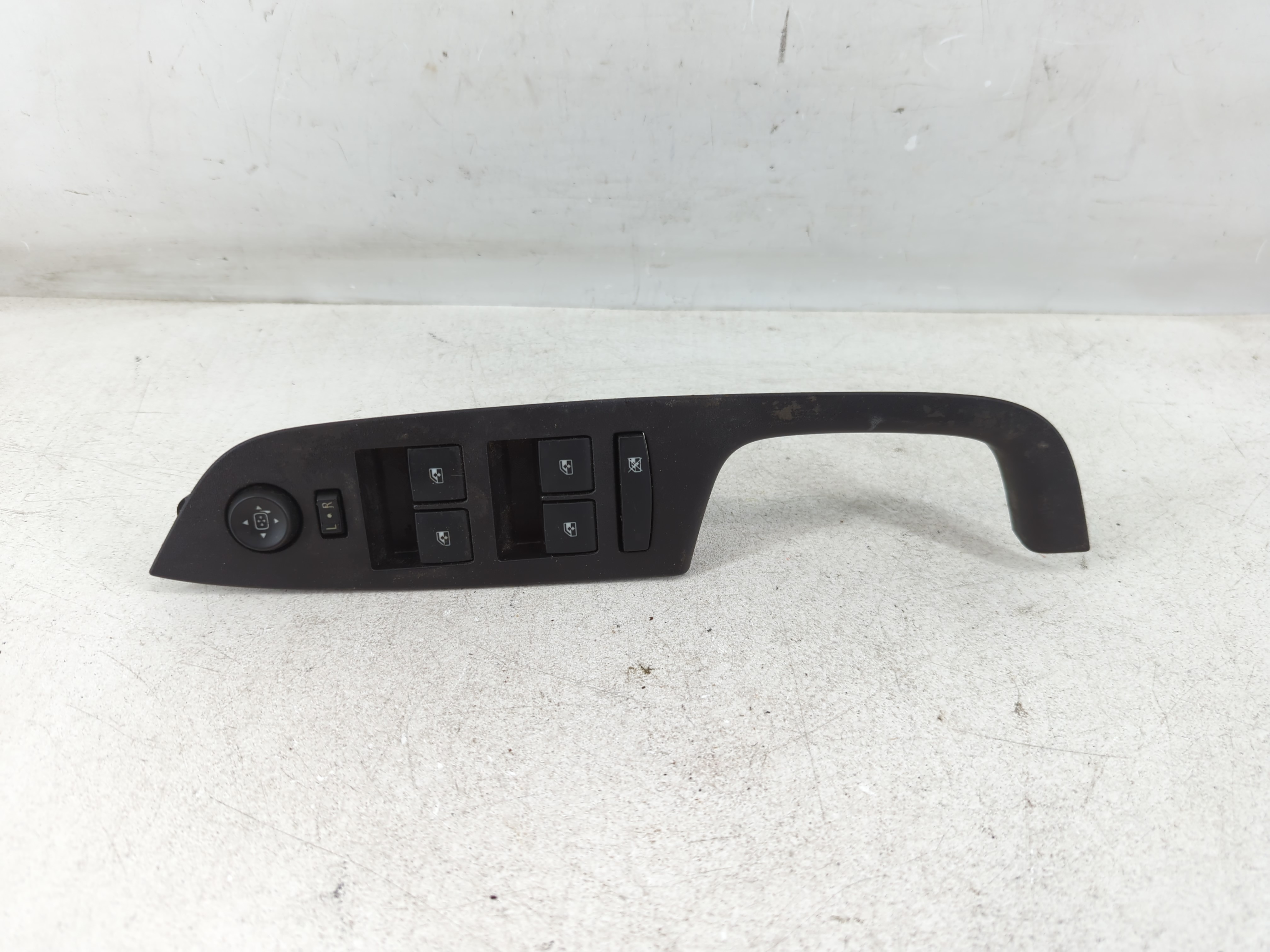 2010-2017 Chevrolet Equinox Driver Left Door Master Power Window Switch 1079071 - Oemusedautoparts1.com