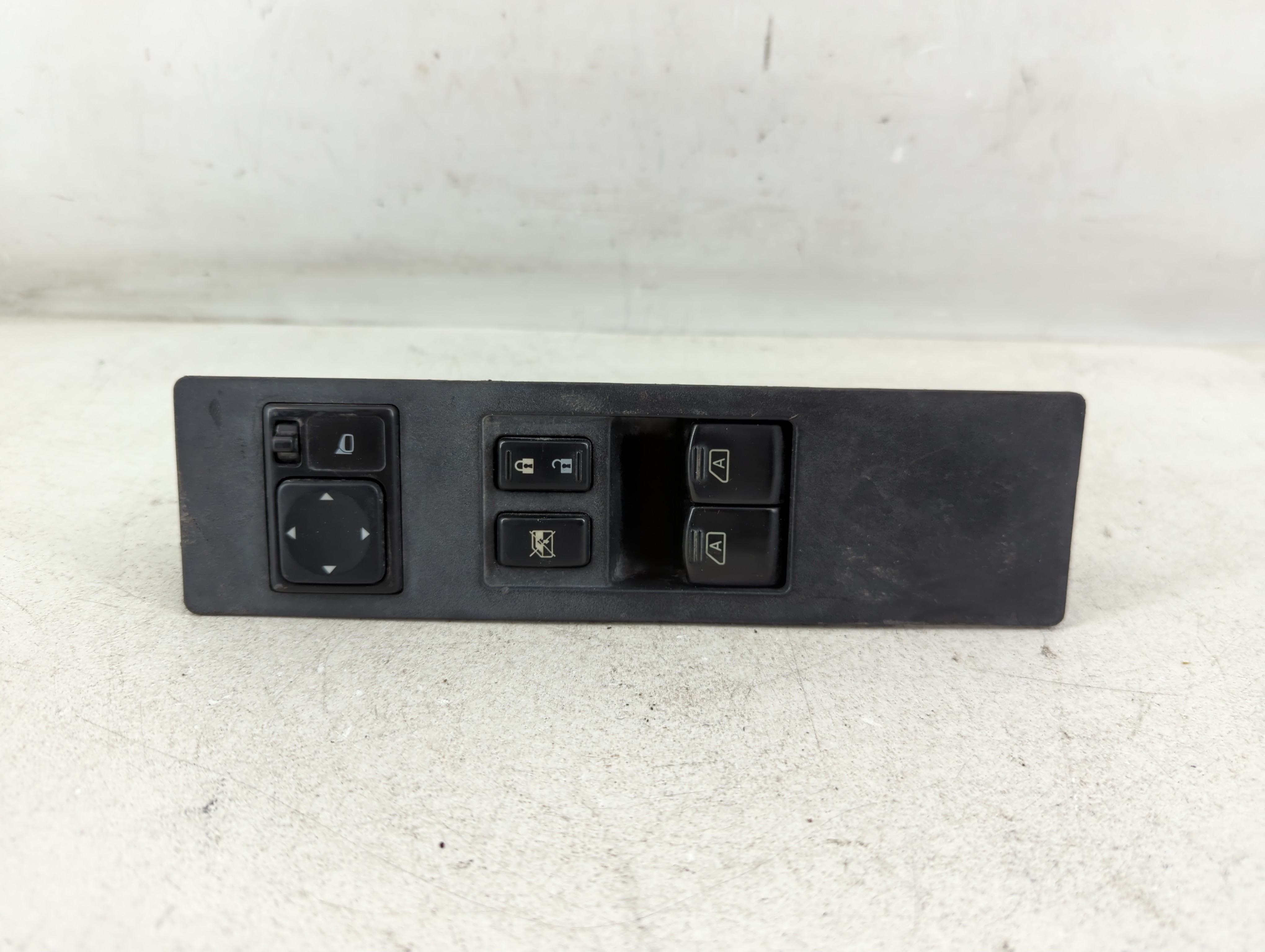 2004-2004 Nissan Quest Driver Left Door Master Power Window Switch 1079078 - Oemusedautoparts1.com