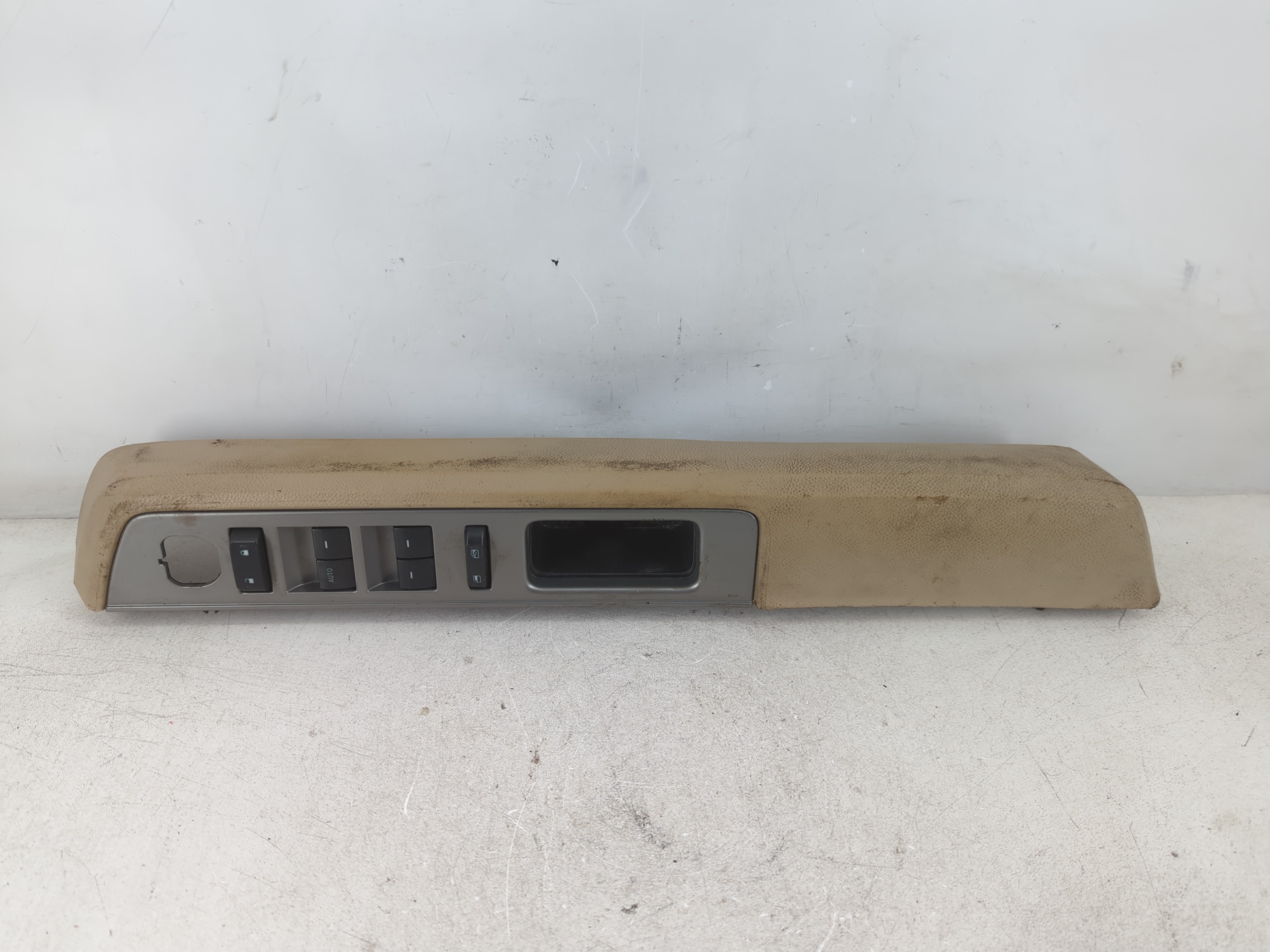 Picture of Ford Expedition Driver Left Door Master Power Window Switch 1079100