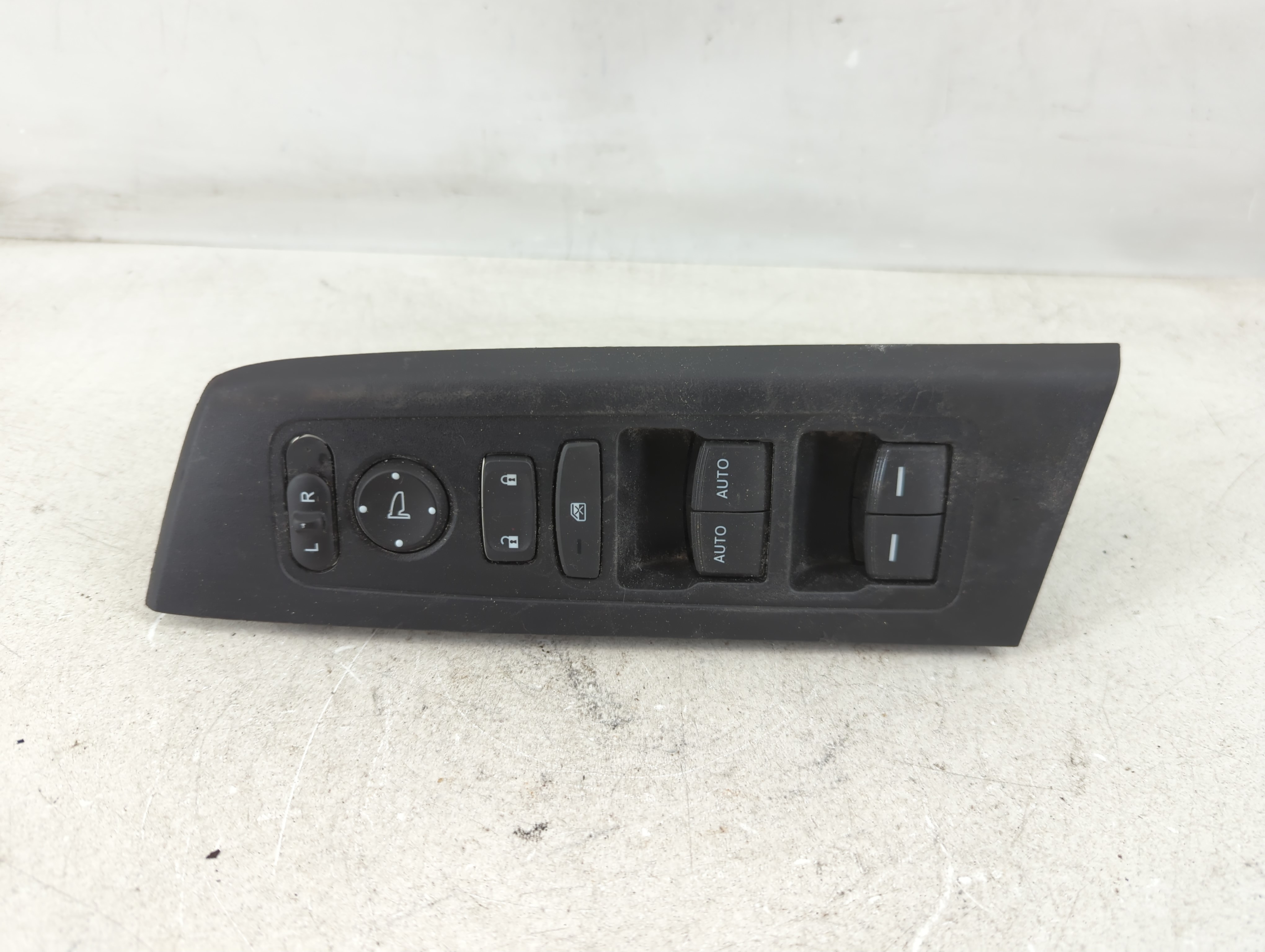 2024 Honda Cr-v Driver Left Door Master Power Window Switch 1079119 - Oemusedautoparts1.com