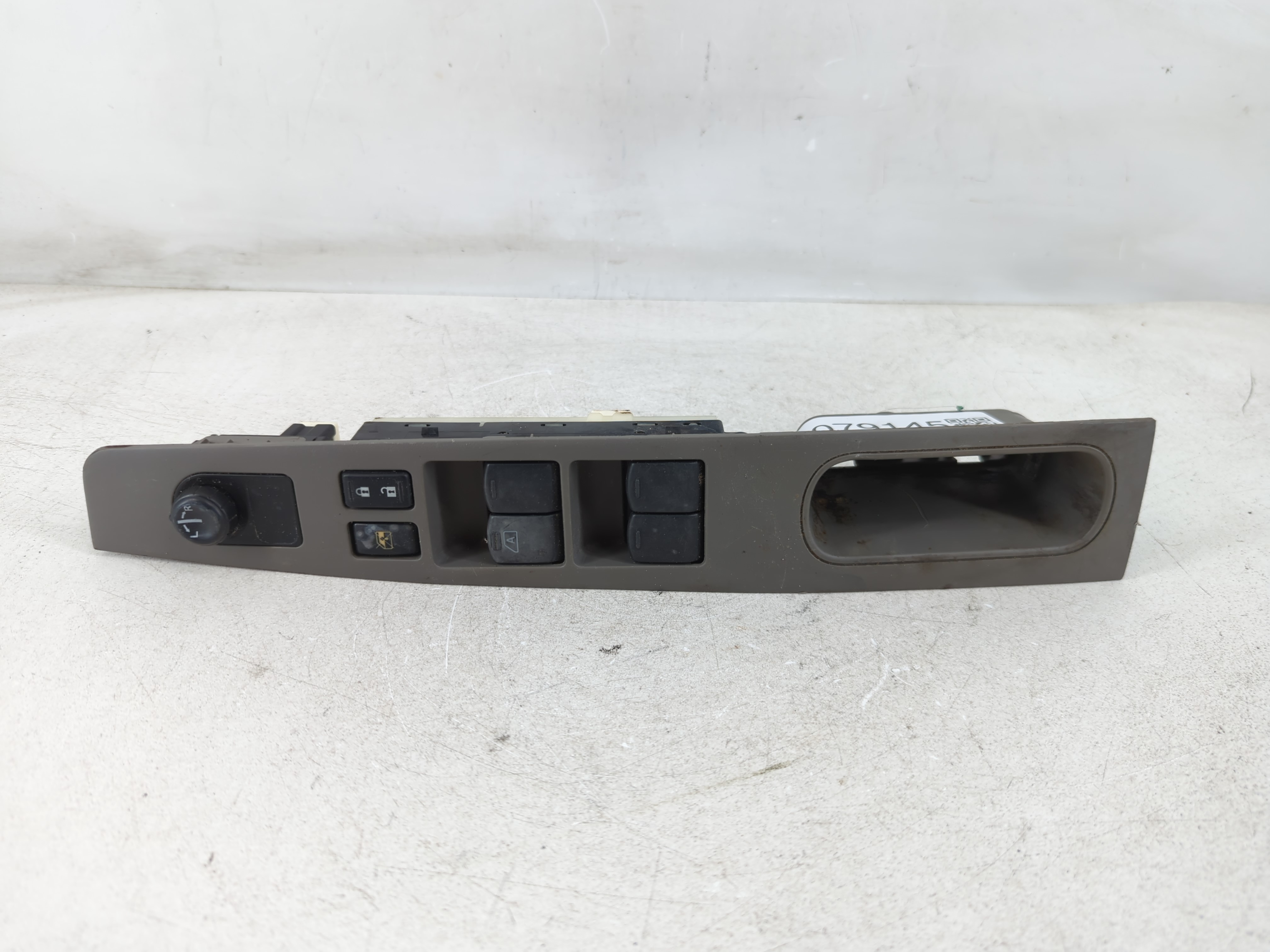 2007-2007 Nissan Sentra Driver Left Door Master Power Window Switch 1079145 - Oemusedautoparts1.com