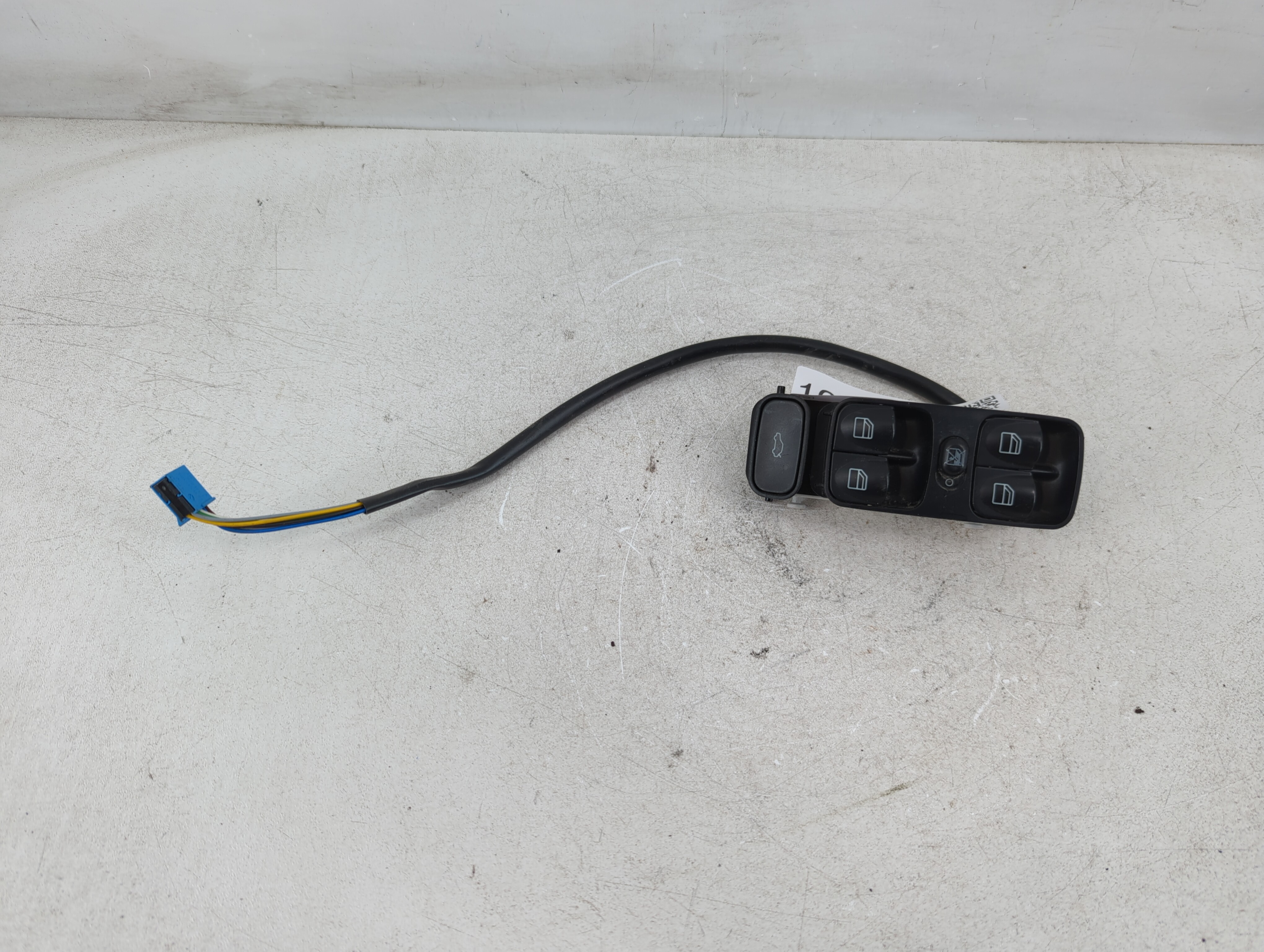2003 Mercedes-benz Clk500 Driver Left Door Master Power Window Switch 1079162 - Oemusedautoparts1.com