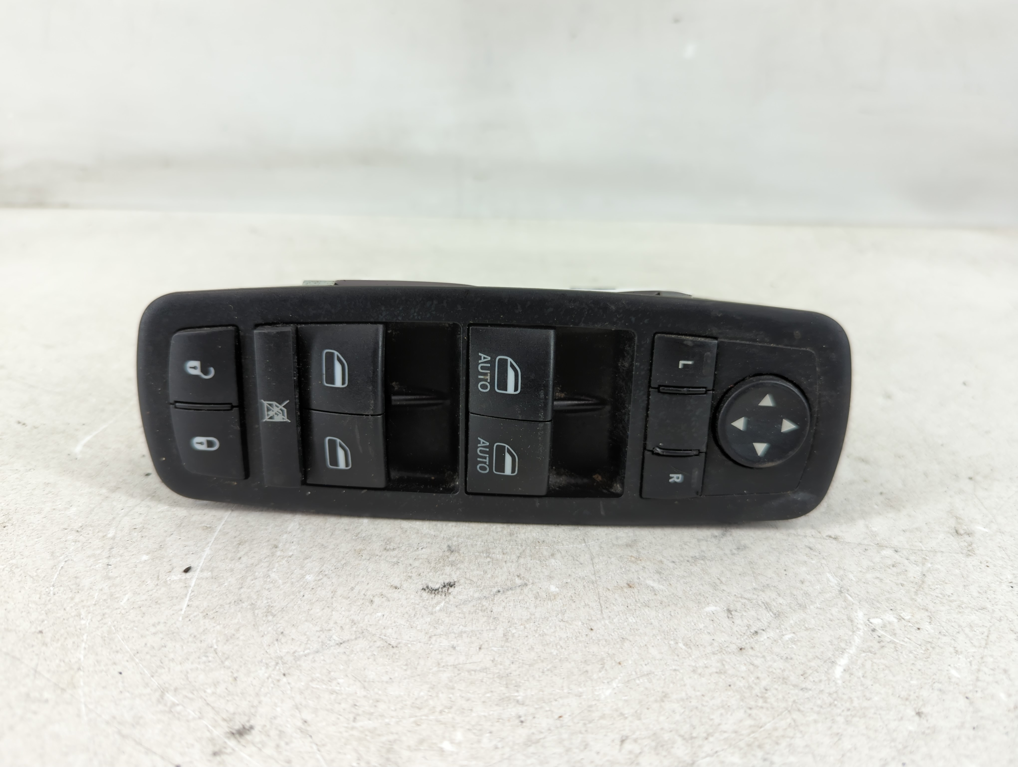 Picture of Dodge Caravan Driver Left Door Master Power Window Switch 68110866aa 1079164