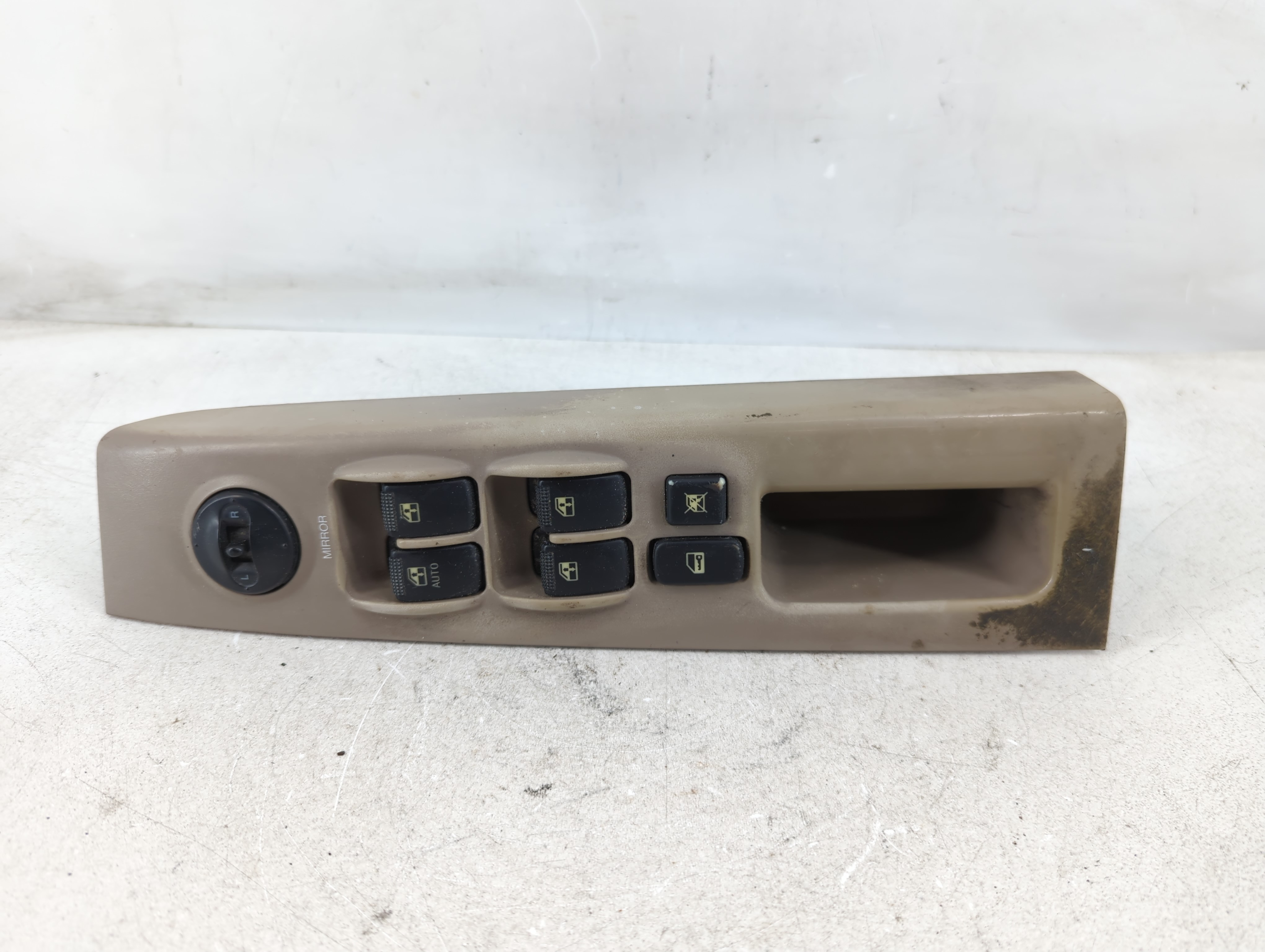 2003-2009 Kia Sorento Driver Left Door Master Power Window Switch 1079166 - Oemusedautoparts1.com