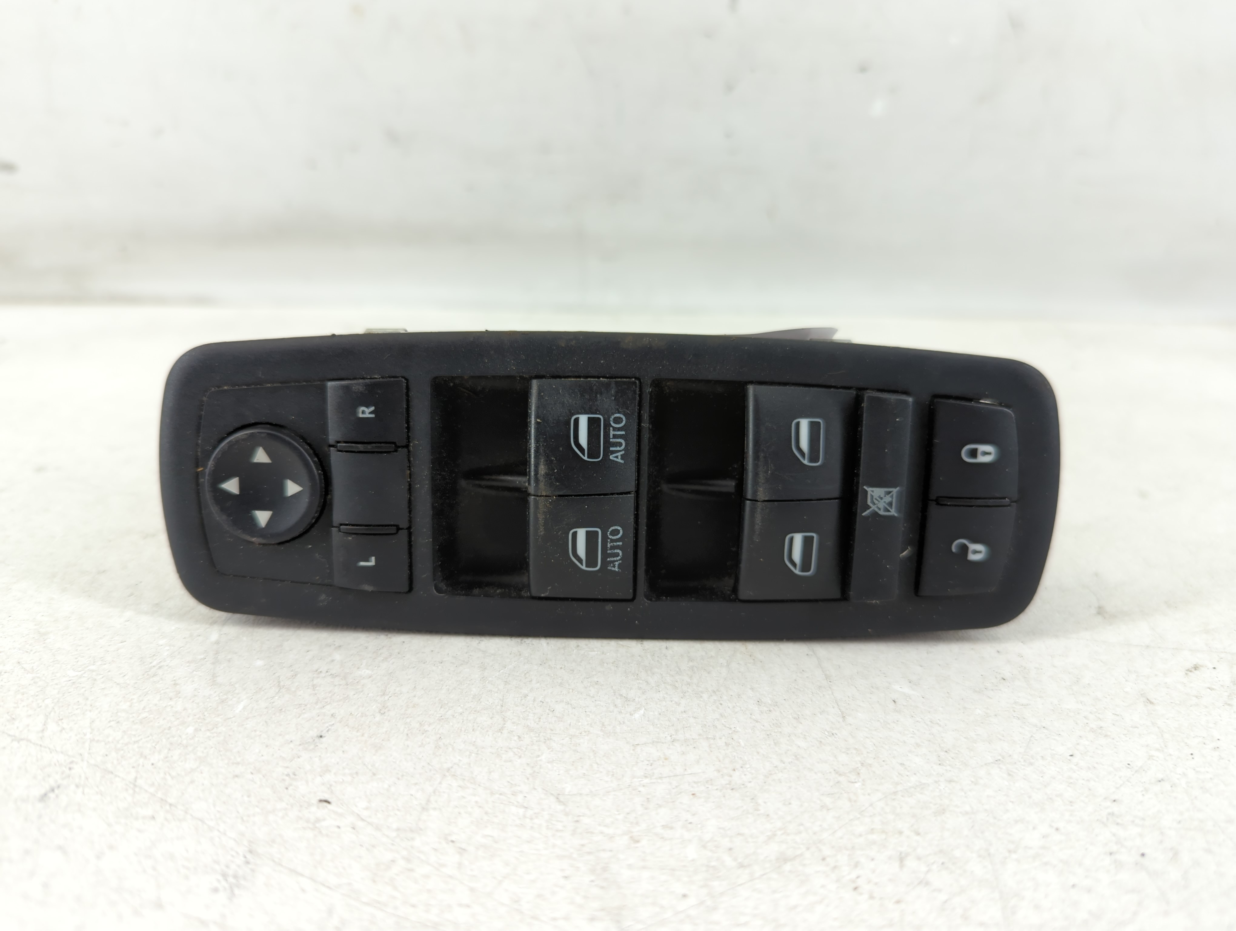 2009-2014 Volkswagen Routan Driver Left Door Master Power Window Switch 1079247 - Oemusedautoparts1.com