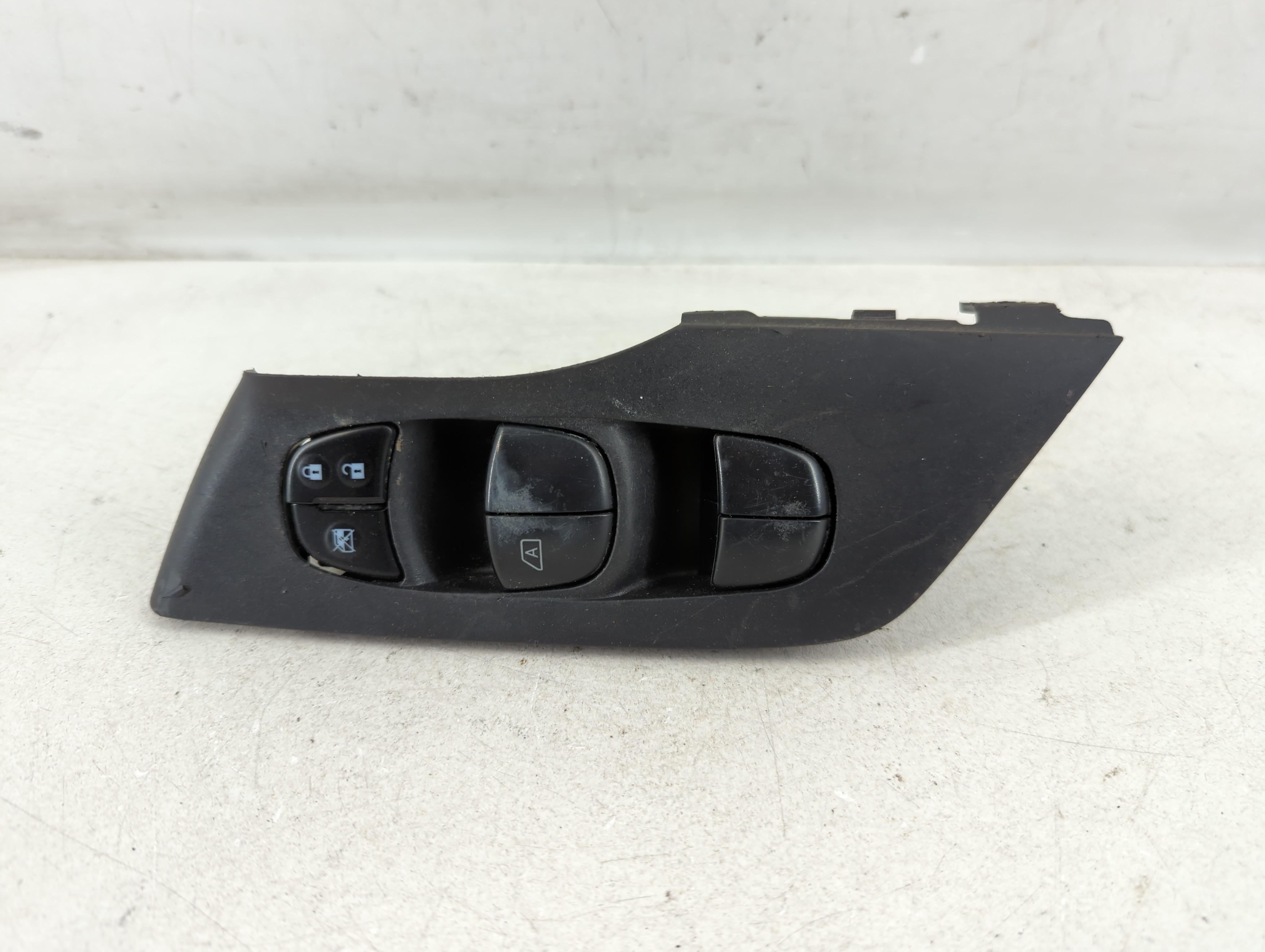 2013-2018 Nissan Altima Driver Left Door Master Power Window Switch 1079281 - Oemusedautoparts1.com
