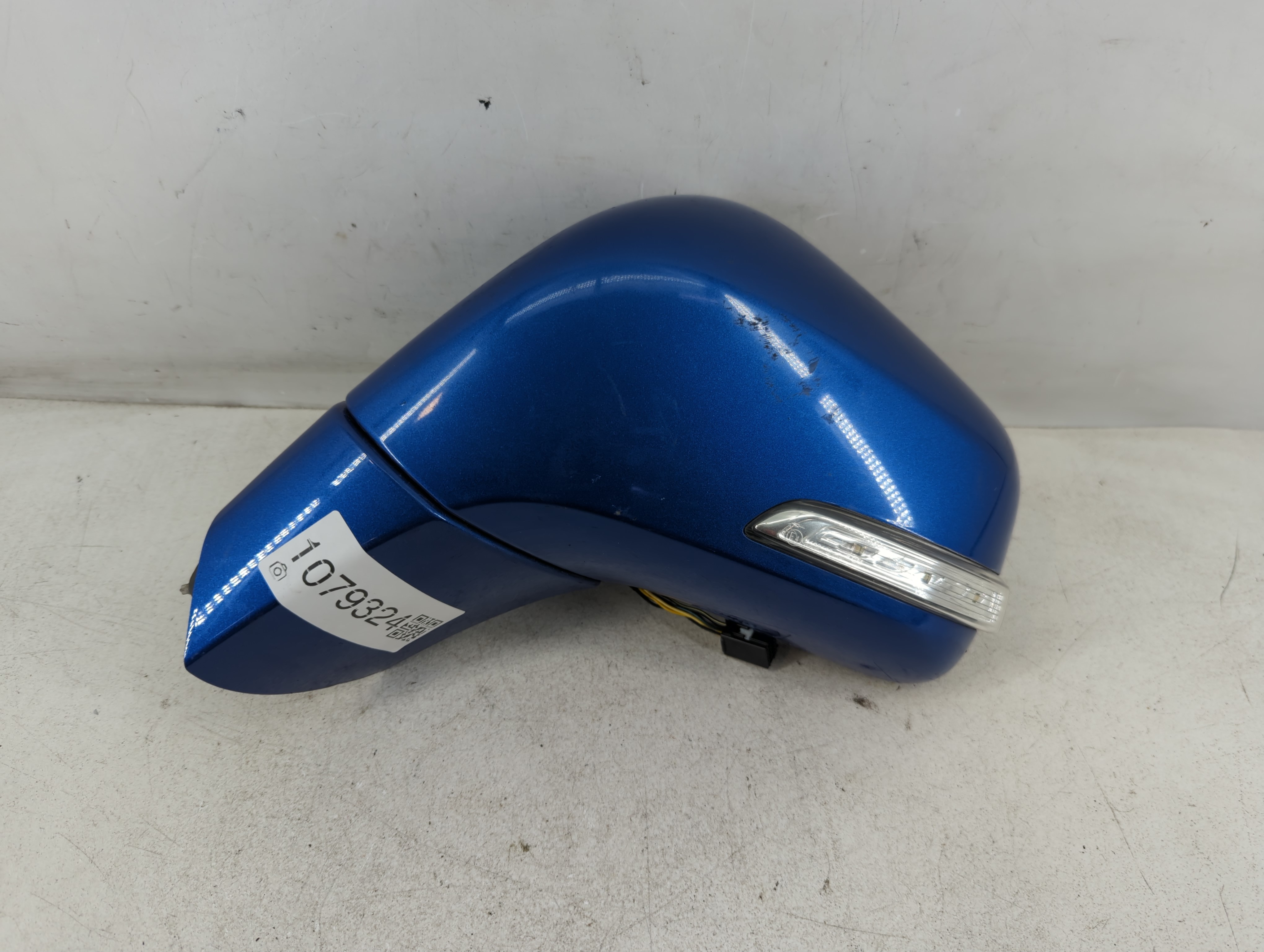 2017-2020 Buick Encore Driver Left Side View Power Door Mirror Dark Blue 1079324 - Oemusedautoparts1.com