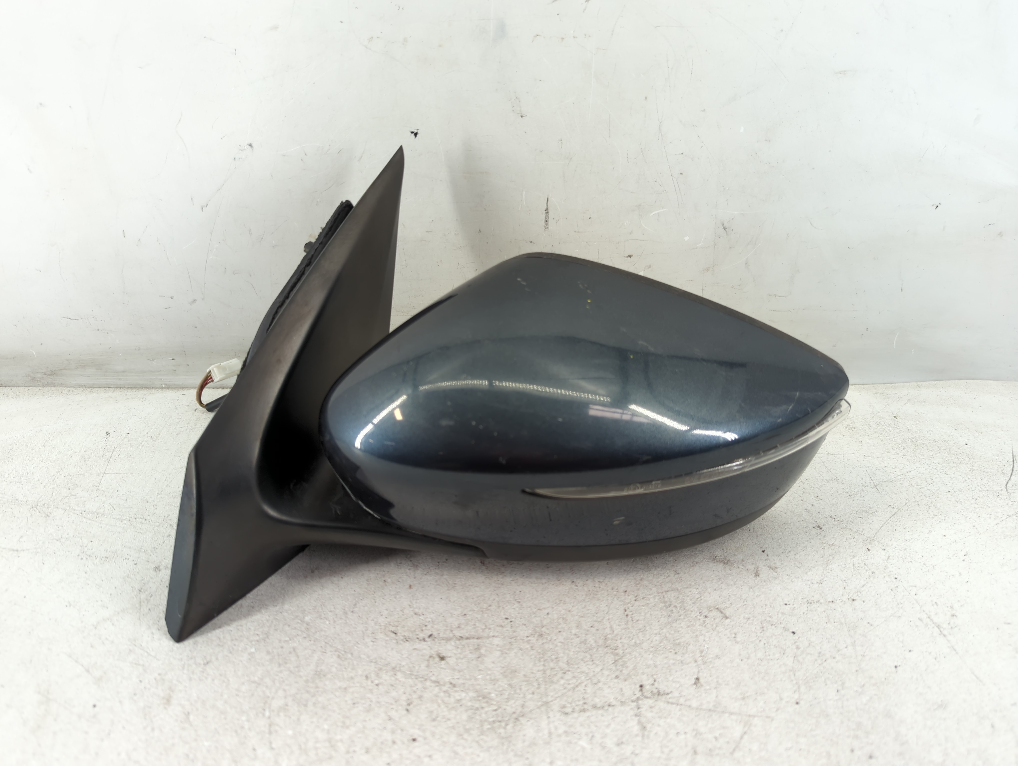 2015-2018 Nissan Versa Driver Left Side View Power Door Mirror Dark Gray 1079353 - Oemusedautoparts1.com