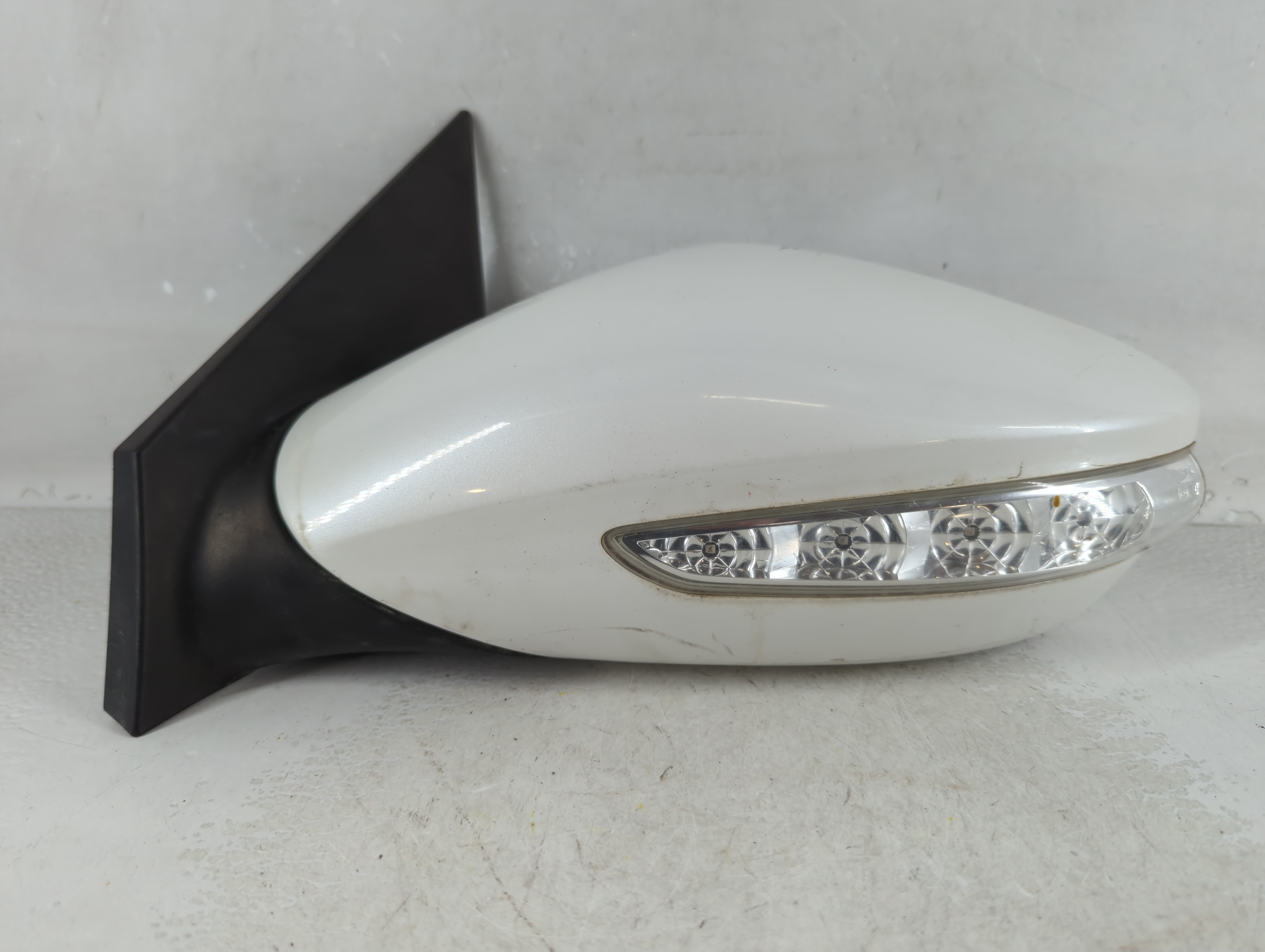 2011-2015 Hyundai Sonata Driver Left Side View Power Door Mirror White 1079383 - Oemusedautoparts1.com