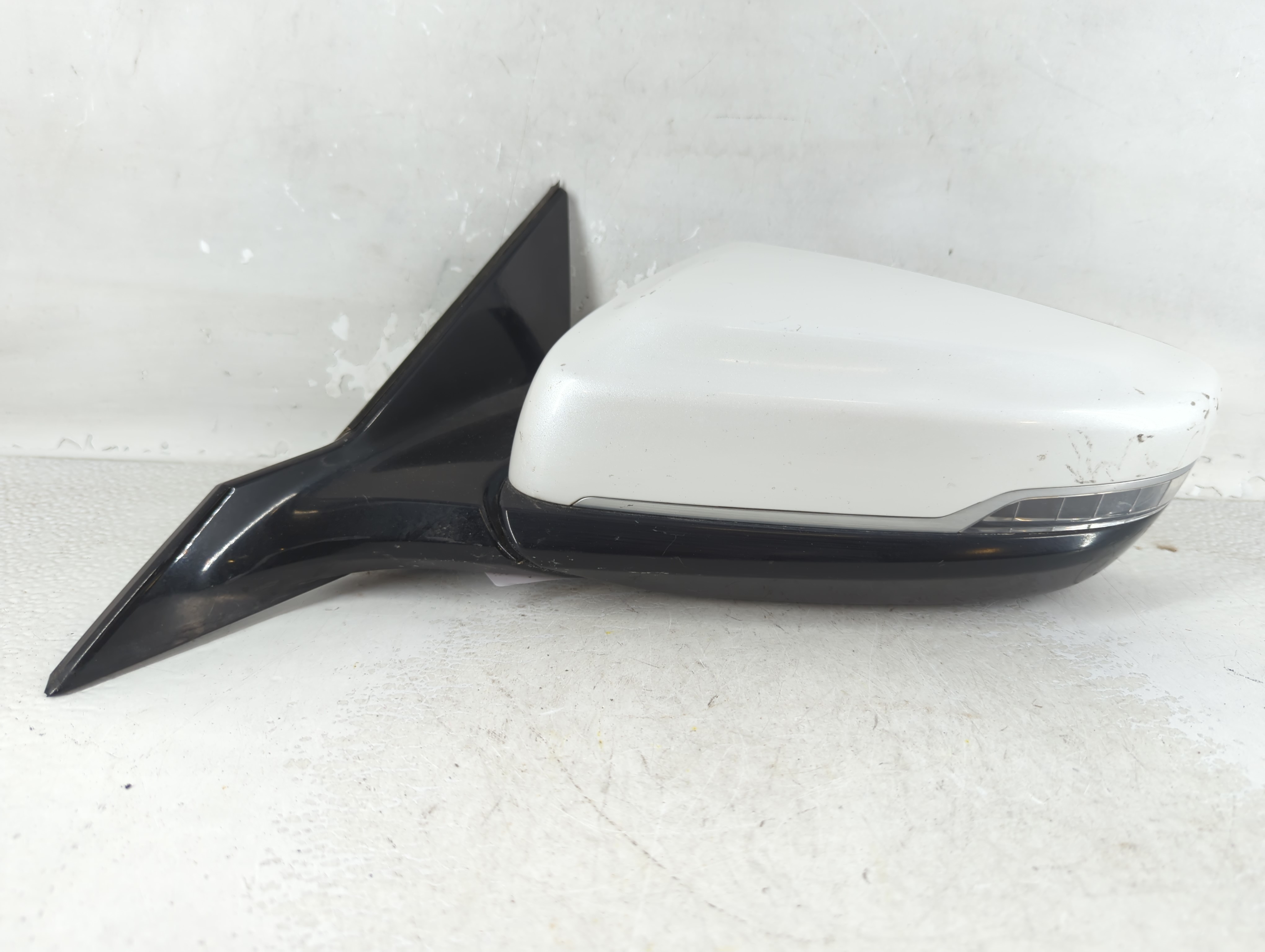 2015 Cadillac Cts Driver Left Side View Power Door Mirror White 1079385 - Oemusedautoparts1.com