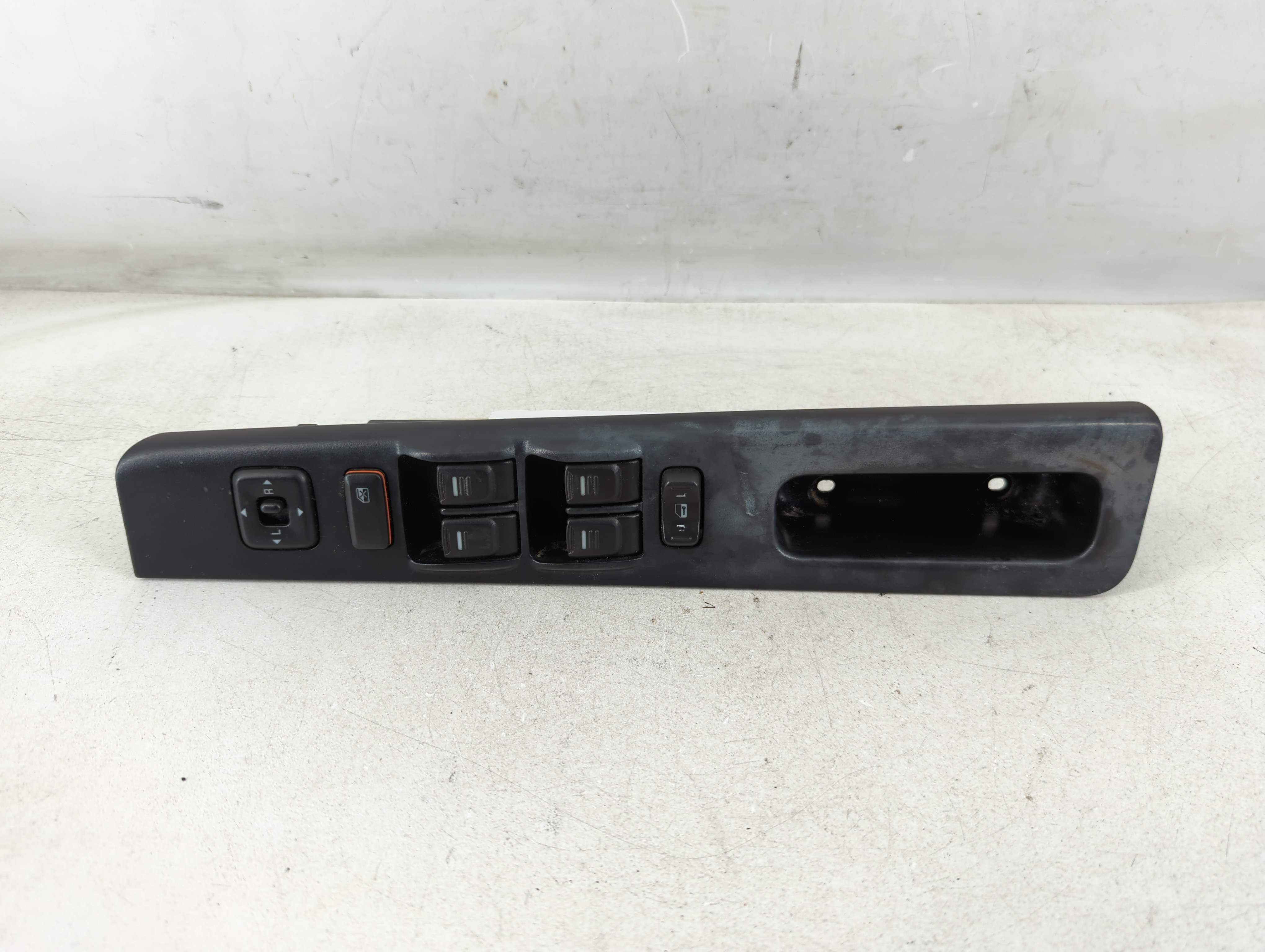 2004-2012 Chevrolet Colorado Driver Left Door Master Power Window Switch 1079473 - Oemusedautoparts1.com