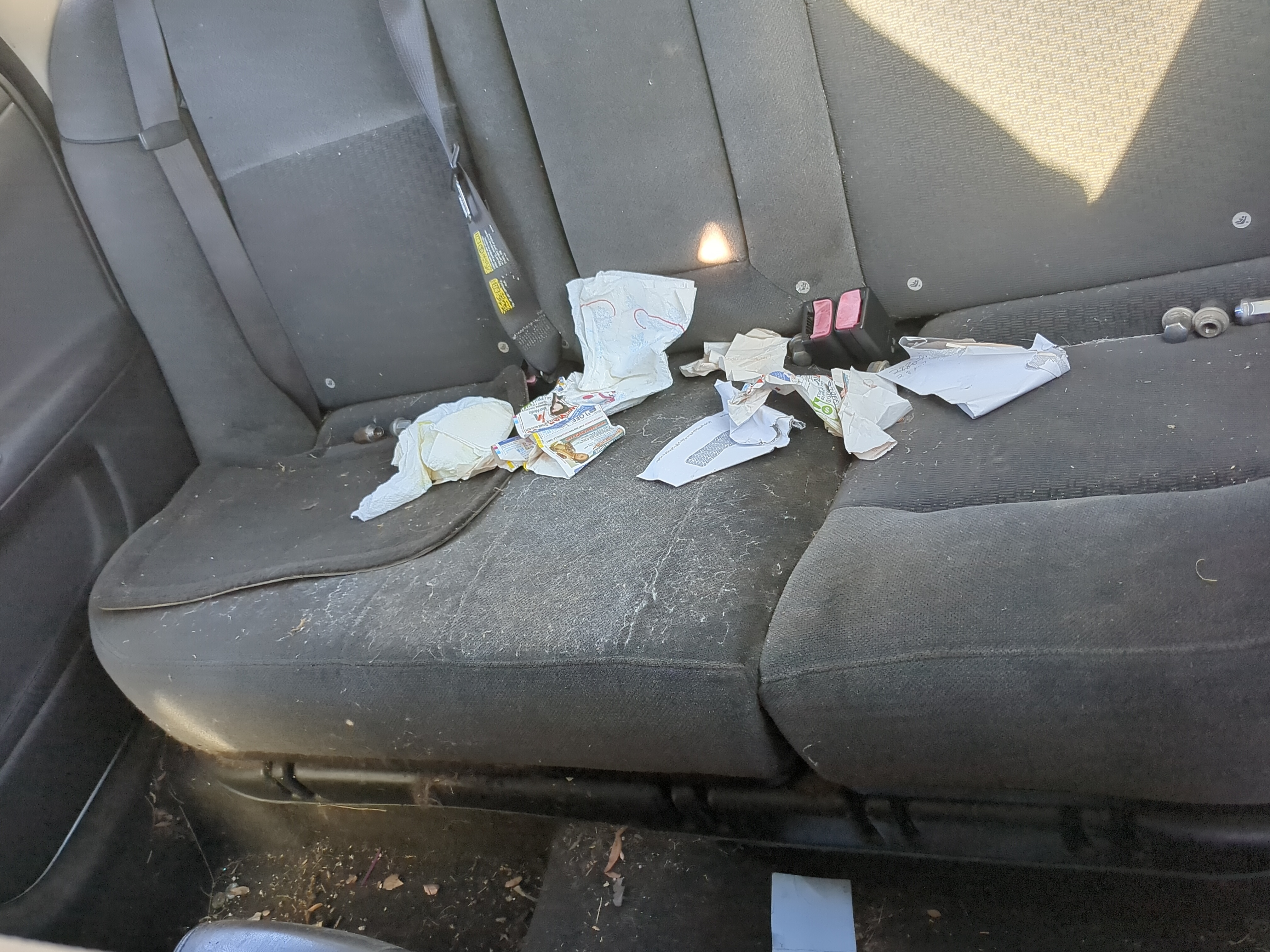 2006 Chevrolet Impala Rear Seat Oem 1079483 - Oemusedautoparts1.com