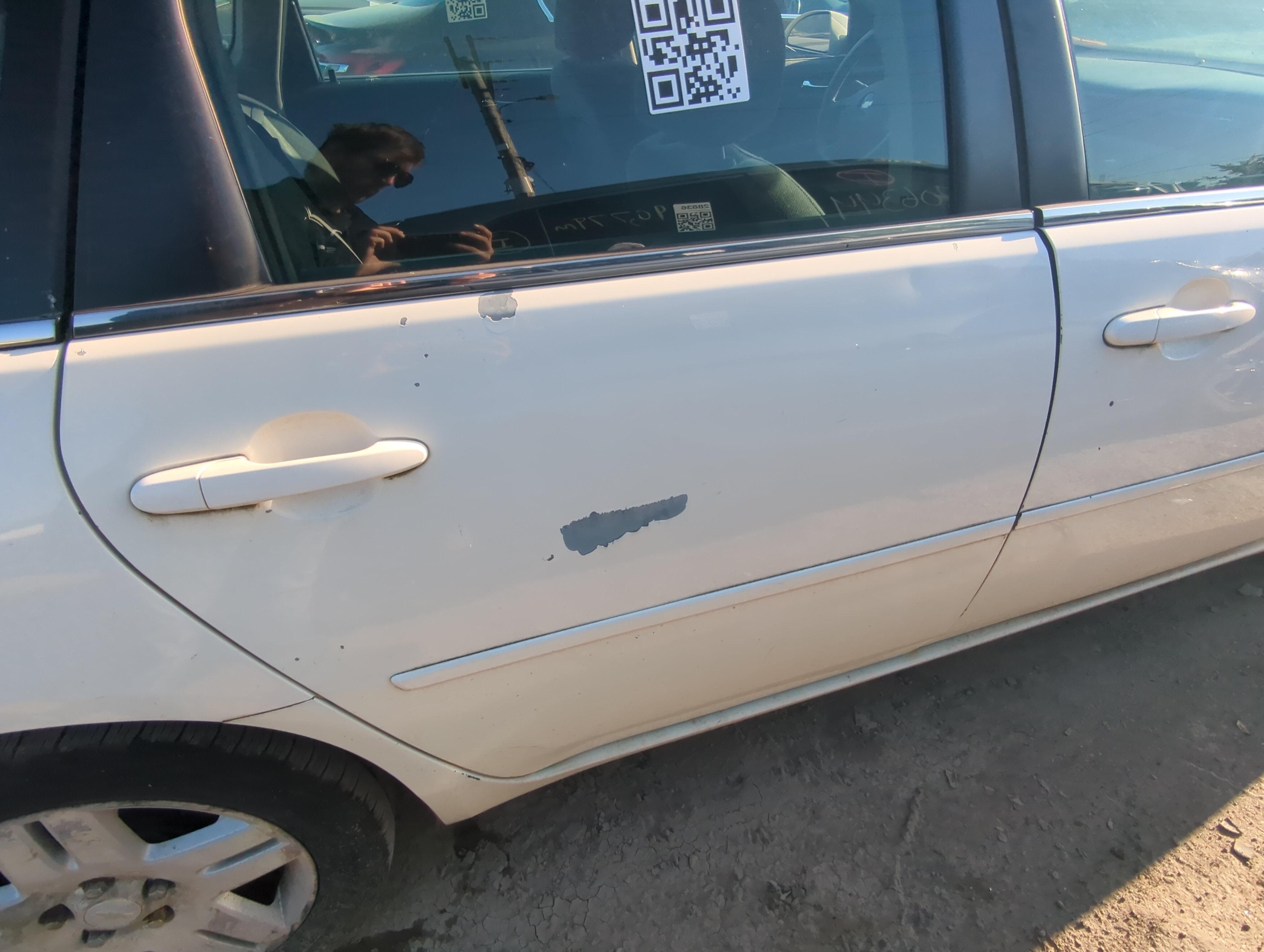 Picture of 2006-2016 Chevrolet Impala Passenger Rear Door Oem 1079607