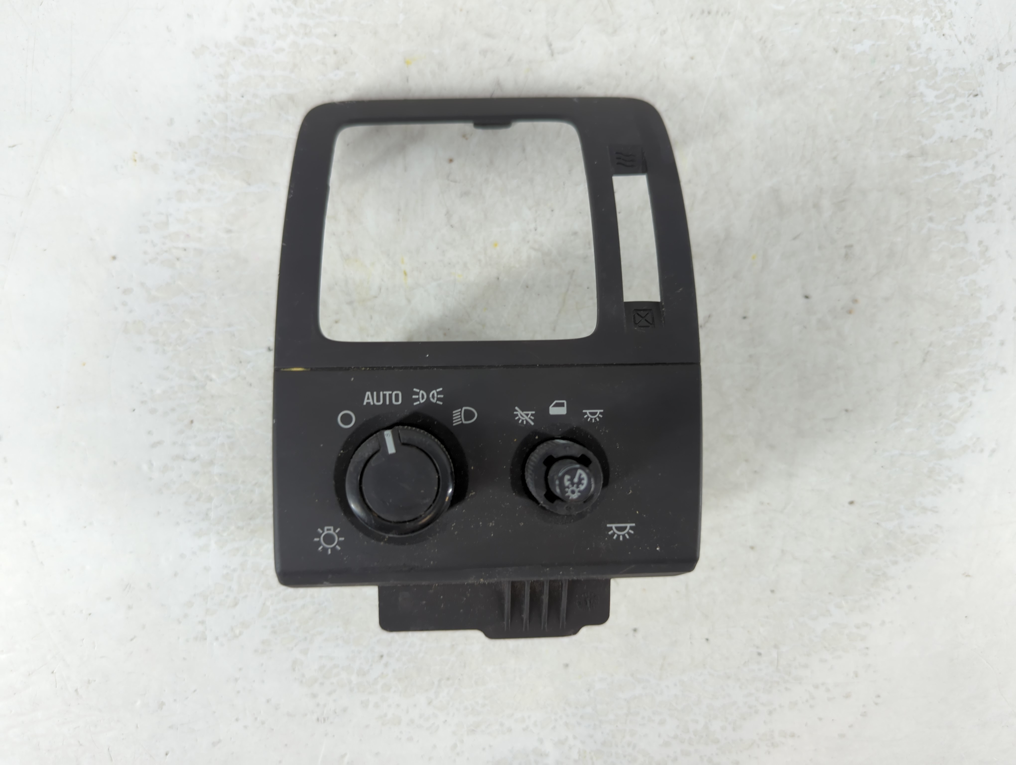 2005-2009 Chevrolet Uplander Ac Heater Climate Control 1079882 - Oemusedautoparts1.com