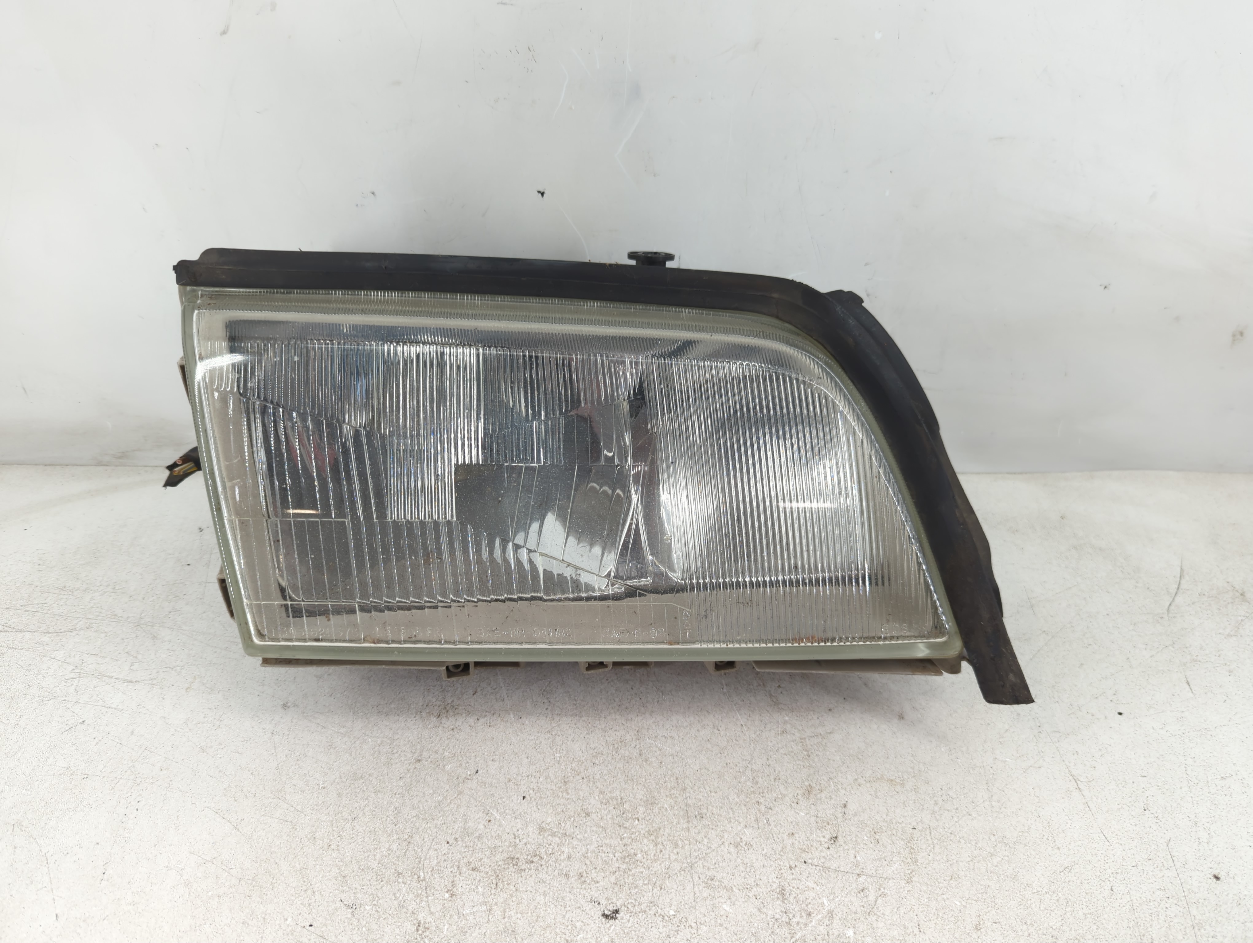 1994-1996 Mercedes-benz C220 Driver Left Oem Head Light Headlight Lamp 1079889 - Oemusedautoparts1.com