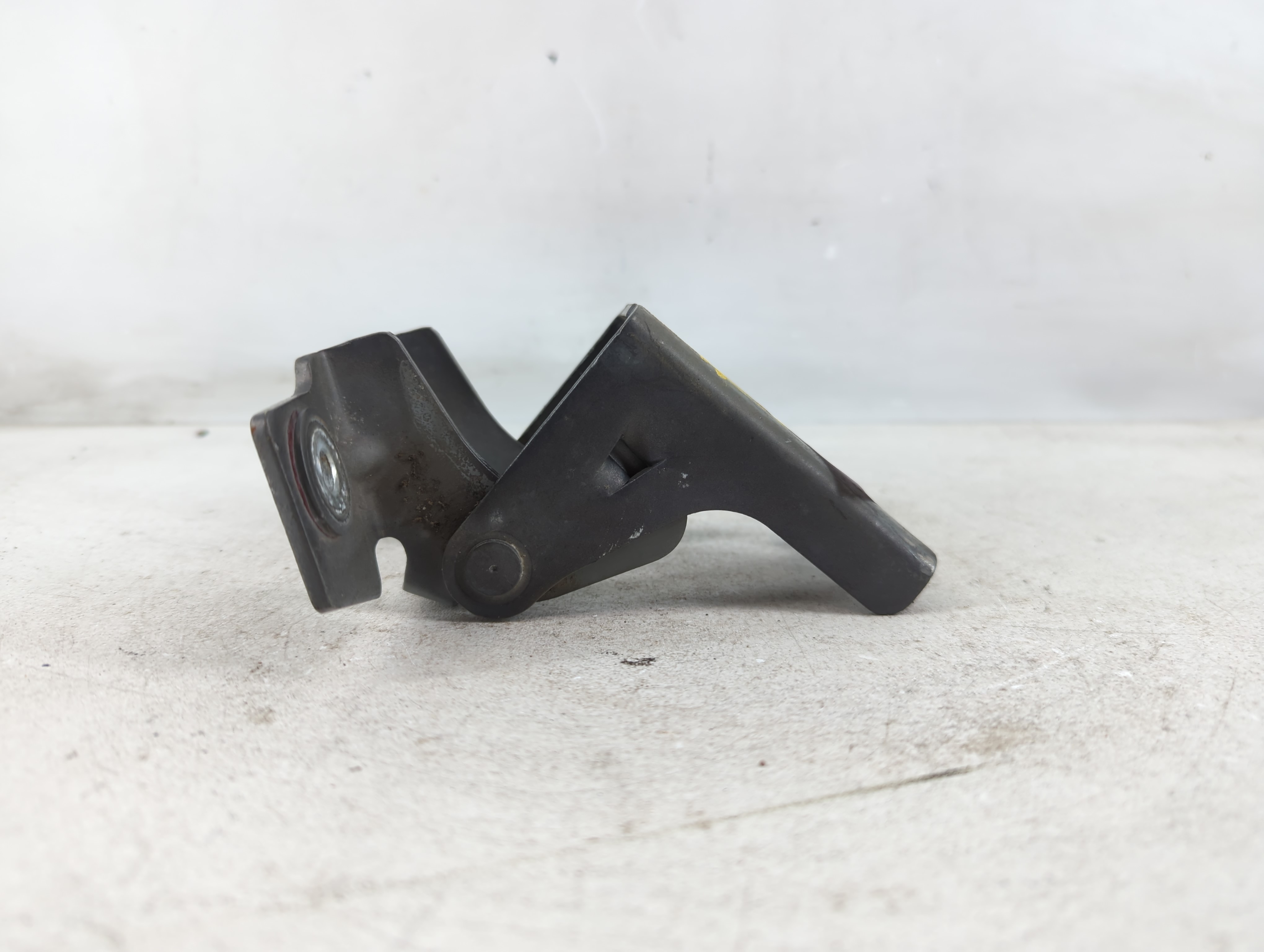 2003 Dodge Durango Driver Left Hood Hinge 1079909 - Oemusedautoparts1.com