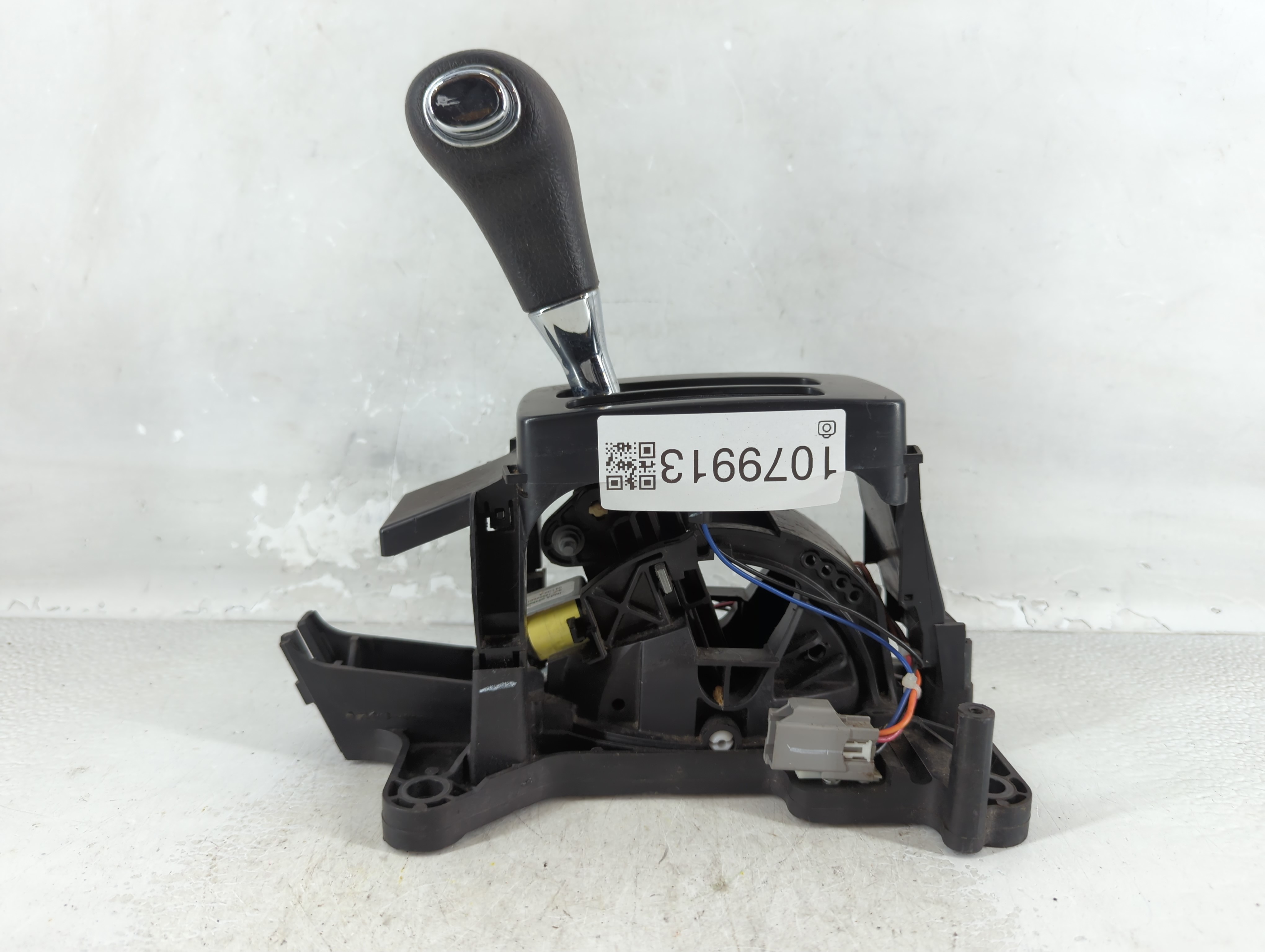 2009 Ford Fusion Floor Console Assembly Shifter 1079913 - Oemusedautoparts1.com