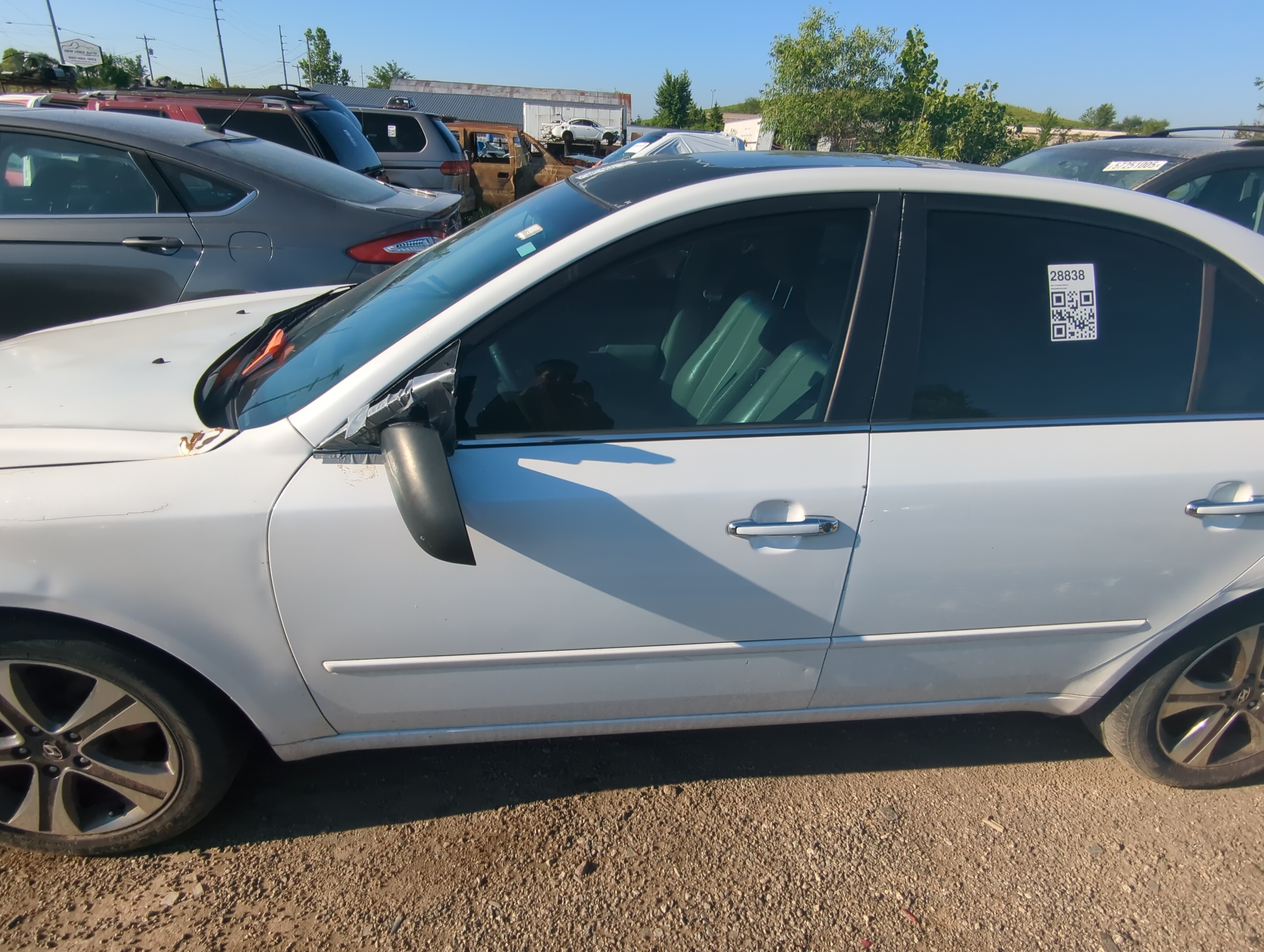 Picture of 2006-2010 Hyundai Sonata Driver Front Door Oem 1080141