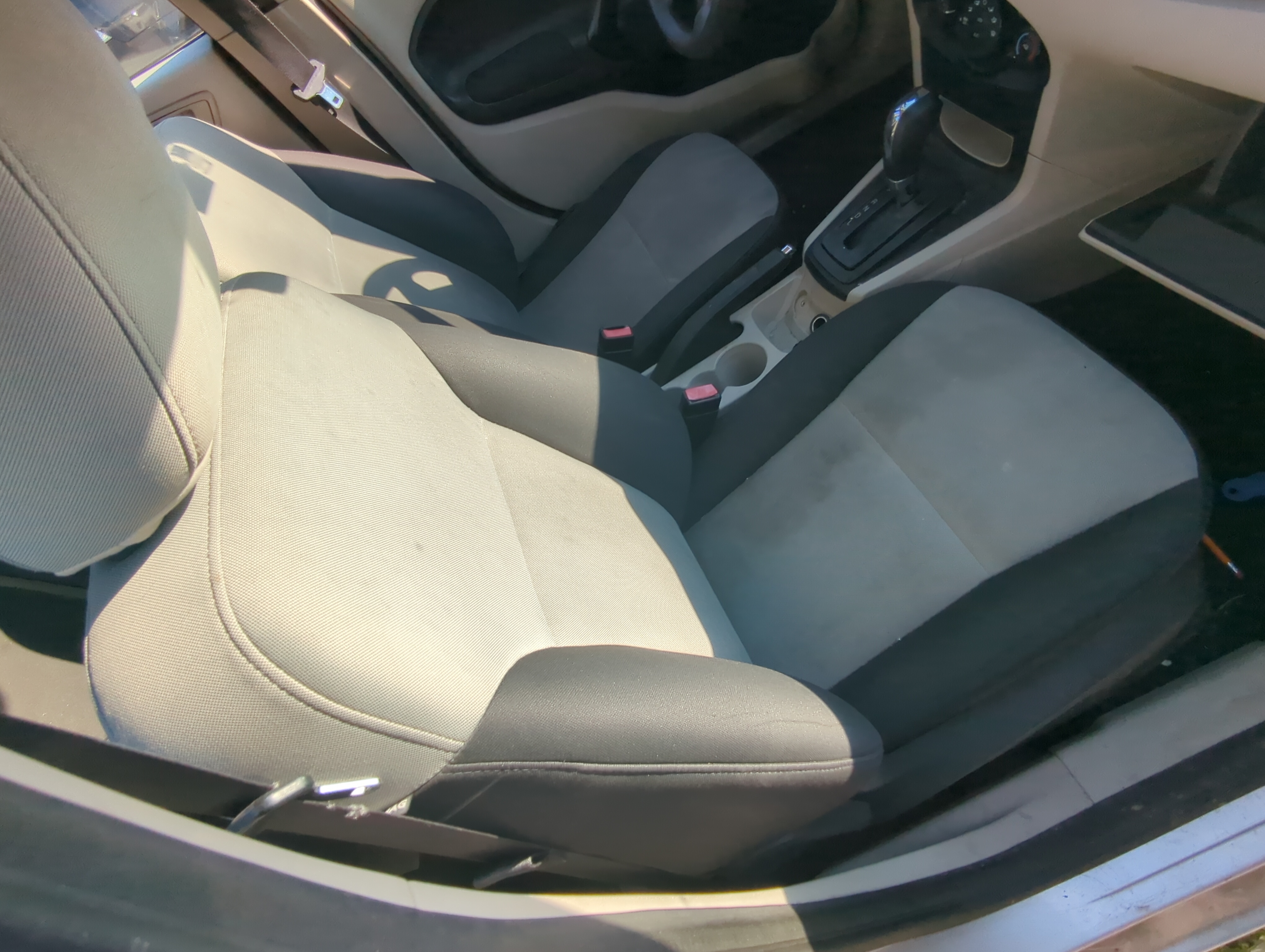 2011-2011 Ford Fiesta Passenger Front Seat Oem Beige 1080404 - Oemusedautoparts1.com